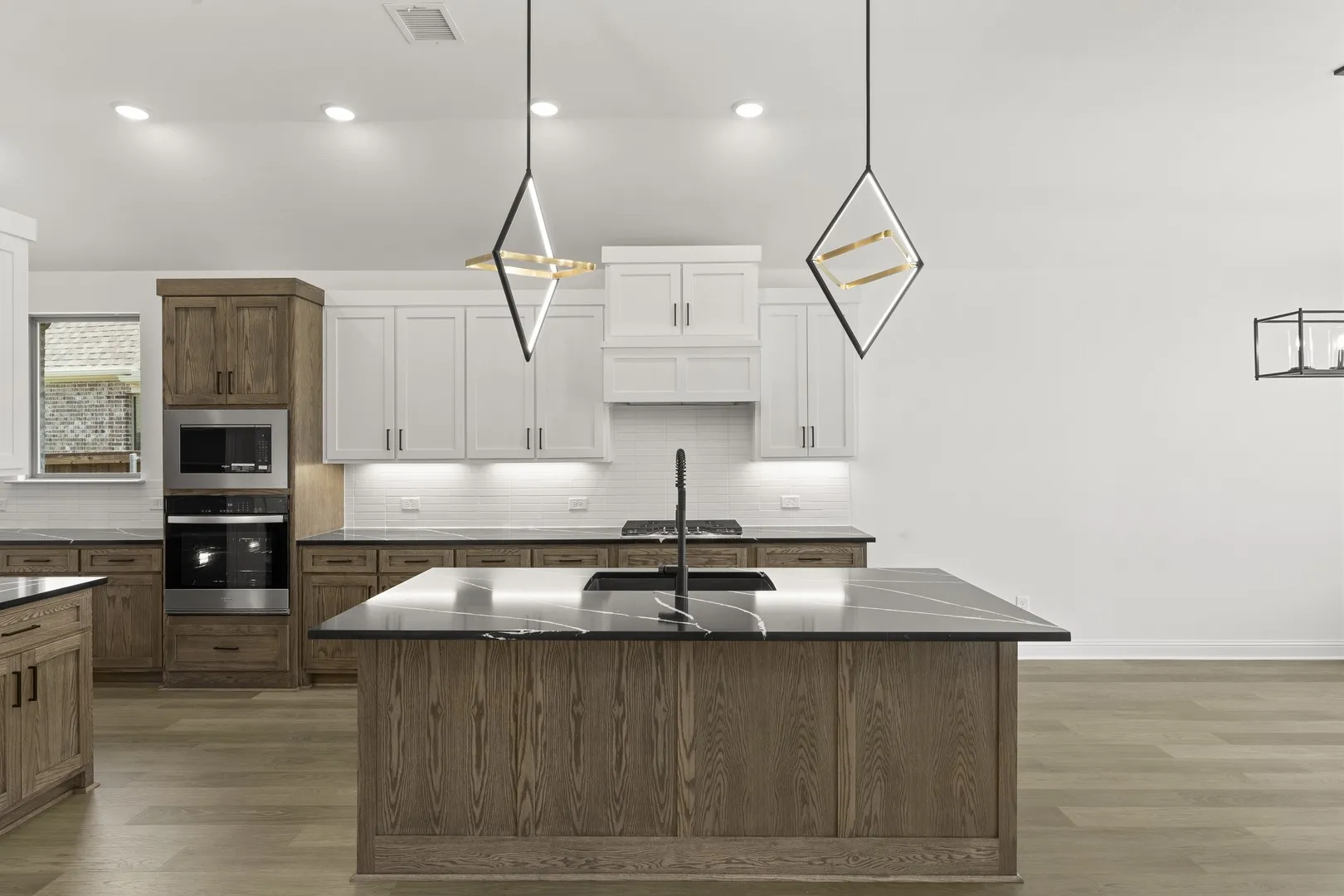 12_13. 1733 Hillside Stroll - Kitchen