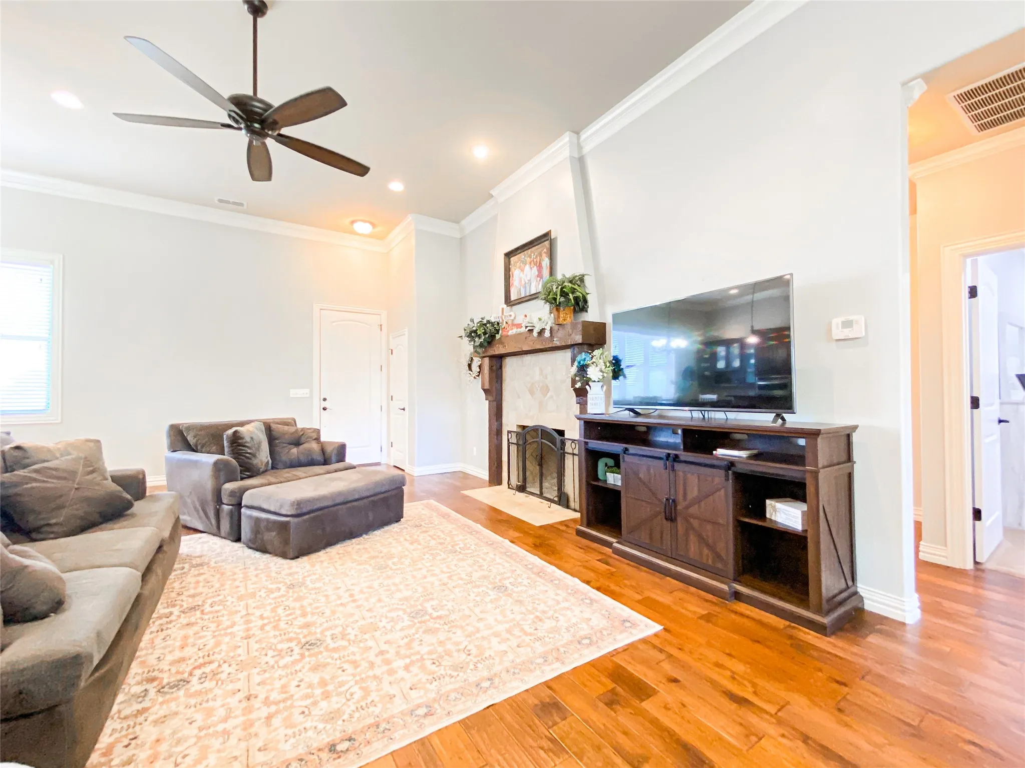 Single Family Residence For Sale in Shackelford County , 14 Remington Drive, Albany, Texas 76430, 3 Bedroom, 3 Bathroom, 2 Garage spaces, 2,447 Sqft, built in 2012, mls#21222102, Real Estate Agent in Albany, Homes For Sale in Shackelford county, Homes For Sale in Albany, Realtor in Albany Texas, Real Estate Brokerage Independent Realty Texas, Luminita Cordes Realtor