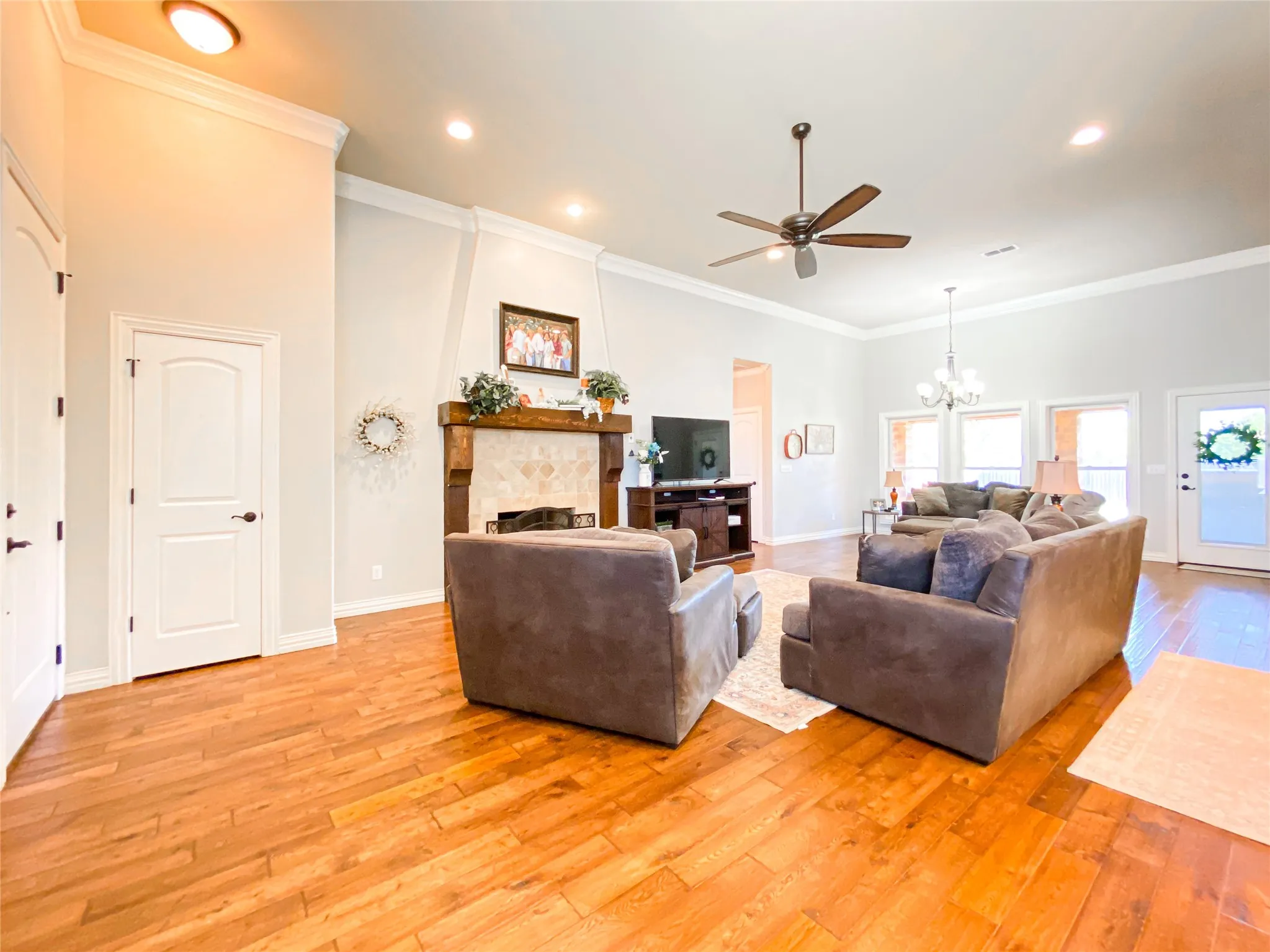 Single Family Residence For Sale in Shackelford County , 14 Remington Drive, Albany, Texas 76430, 3 Bedroom, 3 Bathroom, 2 Garage spaces, 2,447 Sqft, built in 2012, mls#21222102, Real Estate Agent in Albany, Homes For Sale in Shackelford county, Homes For Sale in Albany, Realtor in Albany Texas, Real Estate Brokerage Independent Realty Texas, Luminita Cordes Realtor