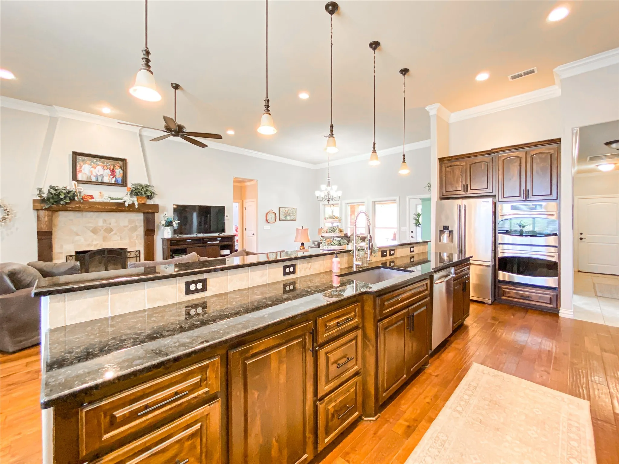 Single Family Residence For Sale in Shackelford County , 14 Remington Drive, Albany, Texas 76430, 3 Bedroom, 3 Bathroom, 2 Garage spaces, 2,447 Sqft, built in 2012, mls#21222102, Real Estate Agent in Albany, Homes For Sale in Shackelford county, Homes For Sale in Albany, Realtor in Albany Texas, Real Estate Brokerage Independent Realty Texas, Luminita Cordes Realtor