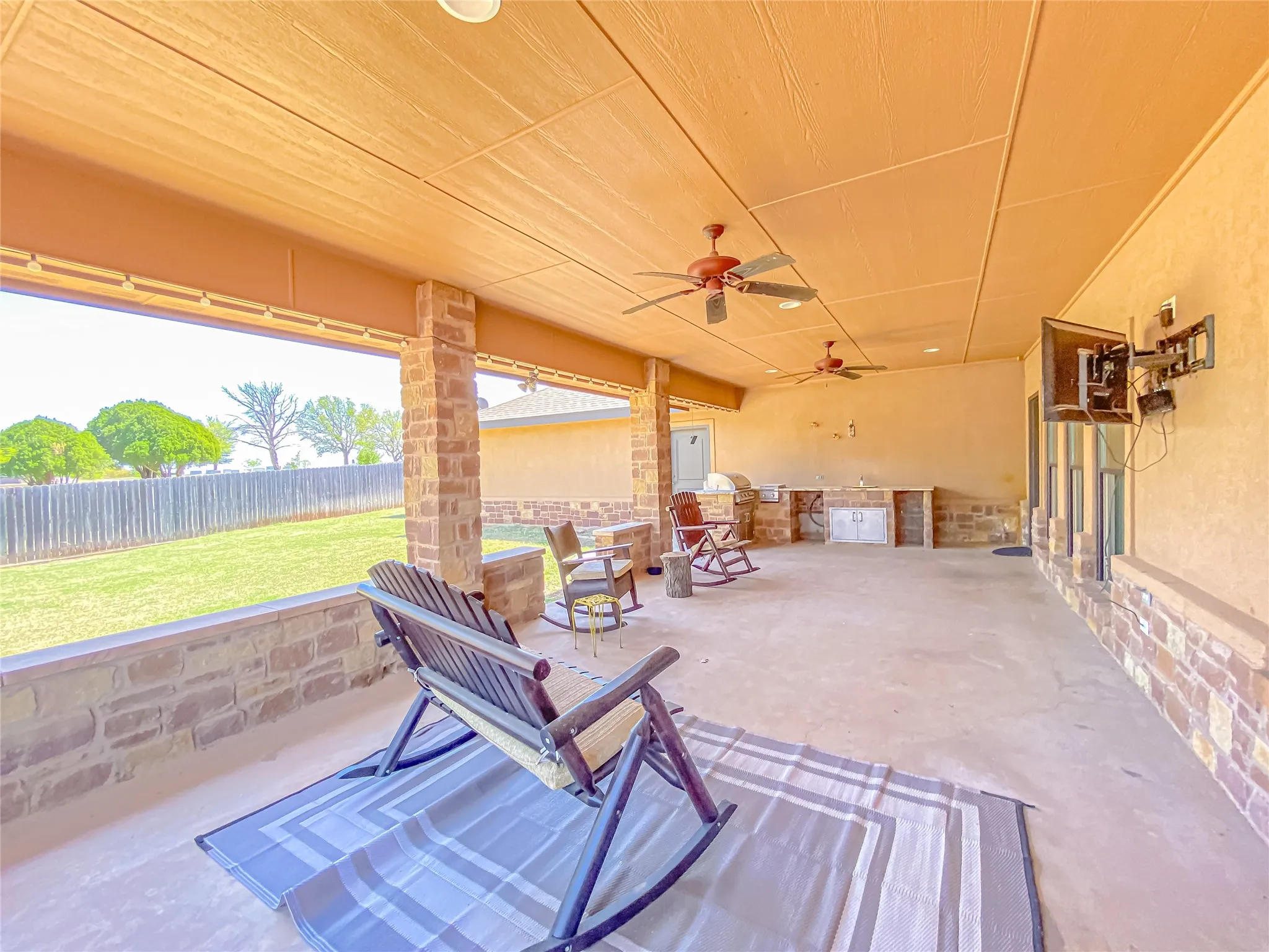 Single Family Residence For Sale in Shackelford County , 14 Remington Drive, Albany, Texas 76430, 3 Bedroom, 3 Bathroom, 2 Garage spaces, 2,447 Sqft, built in 2012, mls#21222102, Real Estate Agent in Albany, Homes For Sale in Shackelford county, Homes For Sale in Albany, Realtor in Albany Texas, Real Estate Brokerage Independent Realty Texas, Luminita Cordes Realtor