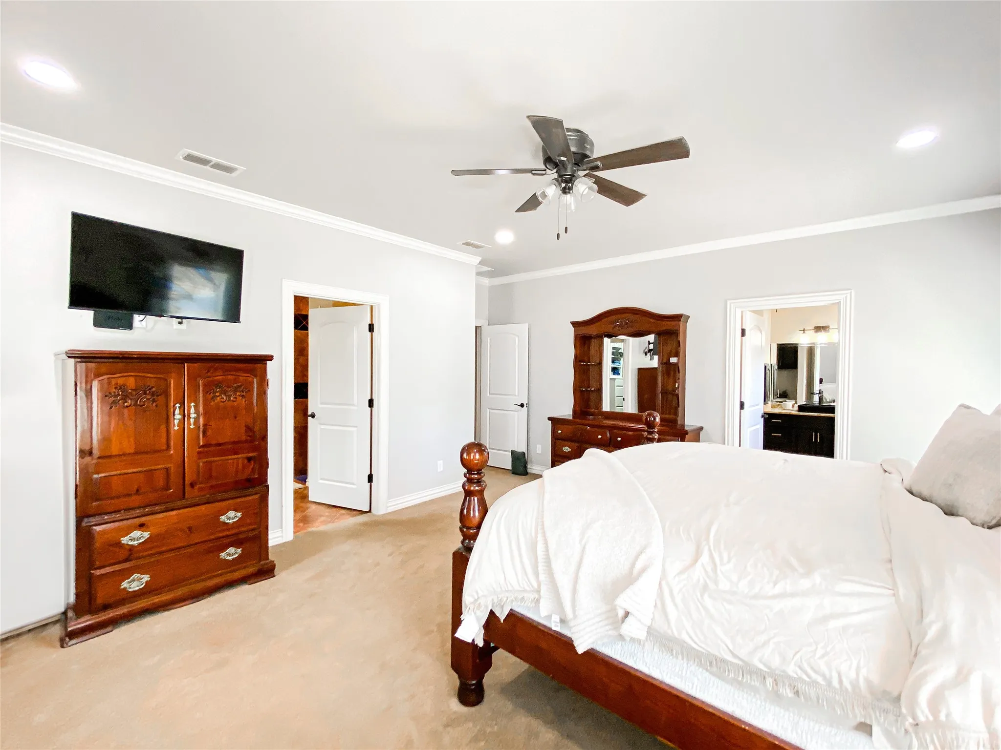 Single Family Residence For Sale in Shackelford County , 14 Remington Drive, Albany, Texas 76430, 3 Bedroom, 3 Bathroom, 2 Garage spaces, 2,447 Sqft, built in 2012, mls#21222102, Real Estate Agent in Albany, Homes For Sale in Shackelford county, Homes For Sale in Albany, Realtor in Albany Texas, Real Estate Brokerage Independent Realty Texas, Luminita Cordes Realtor