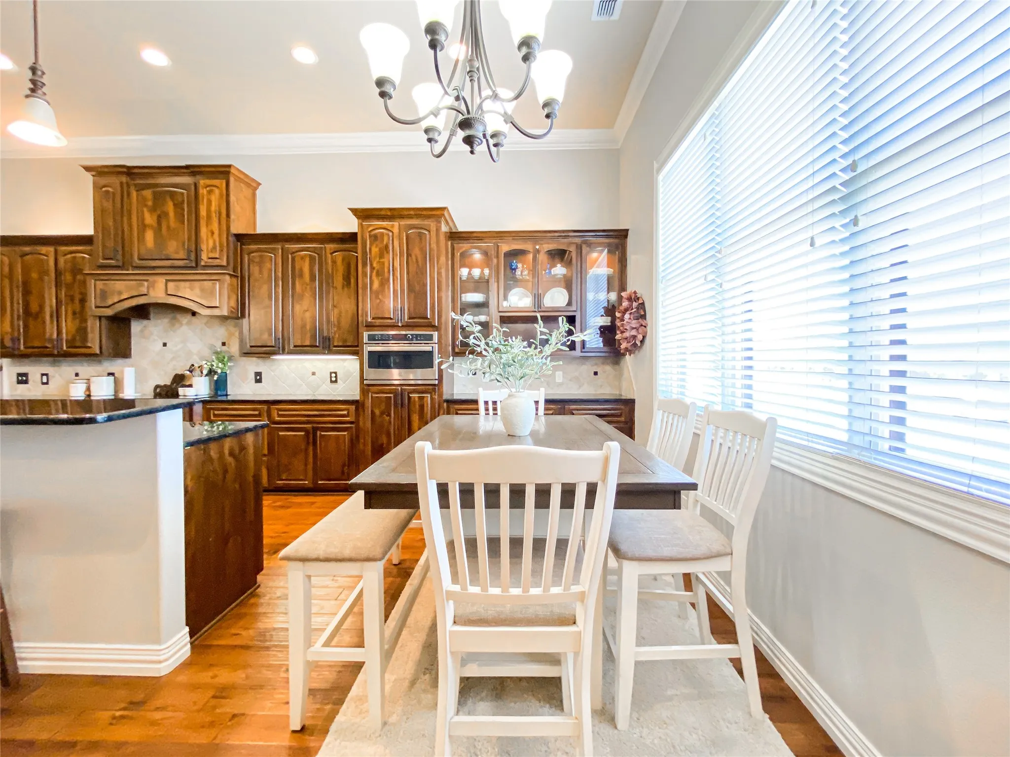 Single Family Residence For Sale in Shackelford County , 14 Remington Drive, Albany, Texas 76430, 3 Bedroom, 3 Bathroom, 2 Garage spaces, 2,447 Sqft, built in 2012, mls#21222102, Real Estate Agent in Albany, Homes For Sale in Shackelford county, Homes For Sale in Albany, Realtor in Albany Texas, Real Estate Brokerage Independent Realty Texas, Luminita Cordes Realtor