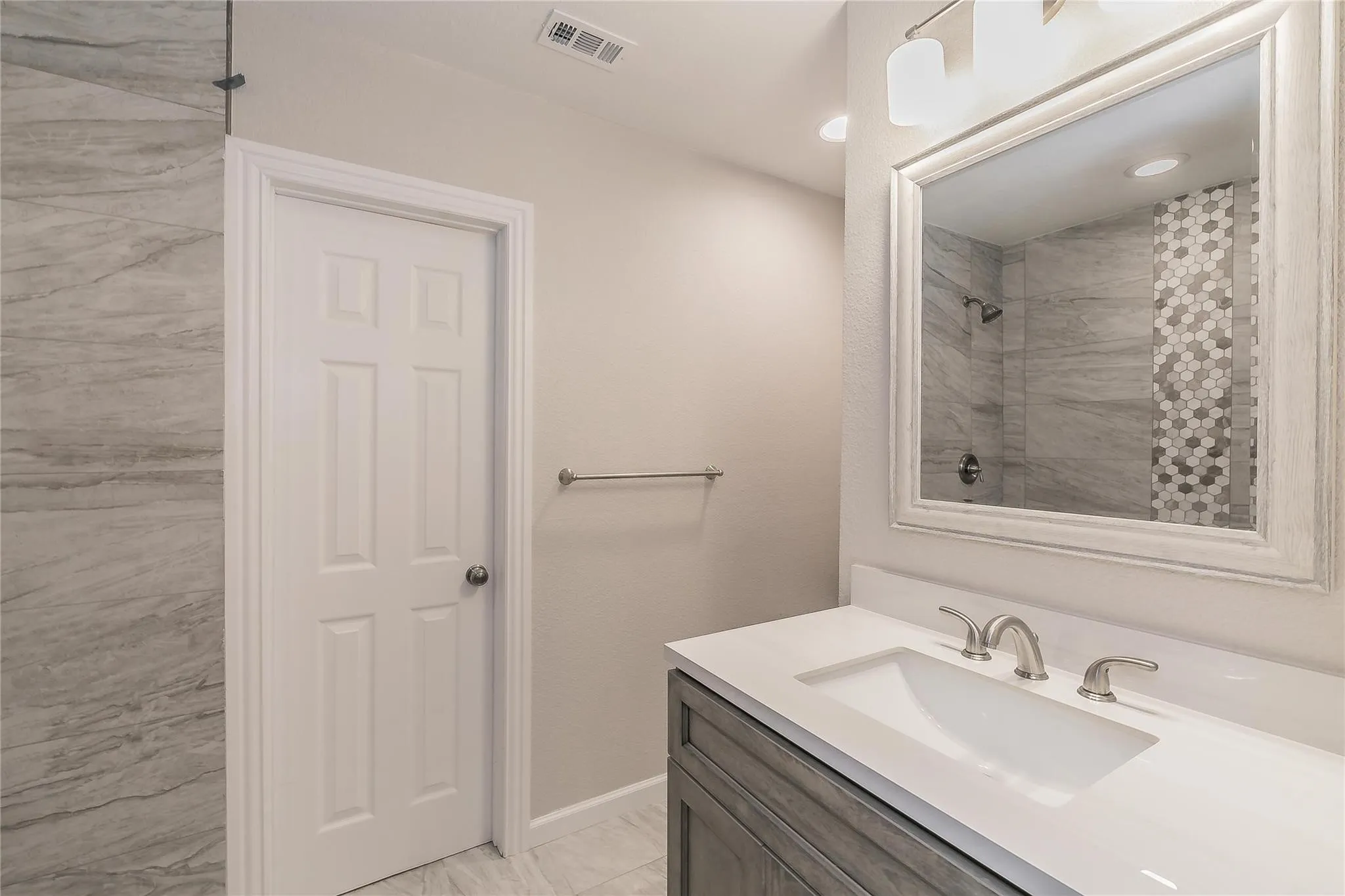 Single Family Residence For Rent in Collin County , 316 S 2nd Street, Wylie, Texas 75098, 4 Bedroom, 2 Bathroom, Garage spaces, 1,430 Sqft, built in 1964, mls#21222120, Real Estate Agent in Wylie, Homes For Rent in Collin county, Homes For Rent in Wylie, Realtor in Wylie Texas, Real Estate Brokerage Independent Realty Texas, Luminita Cordes Realtor