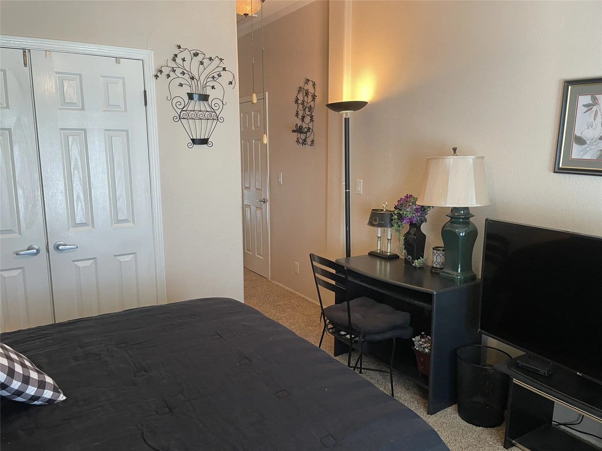 Another view of the 2nd en-suite bedroom