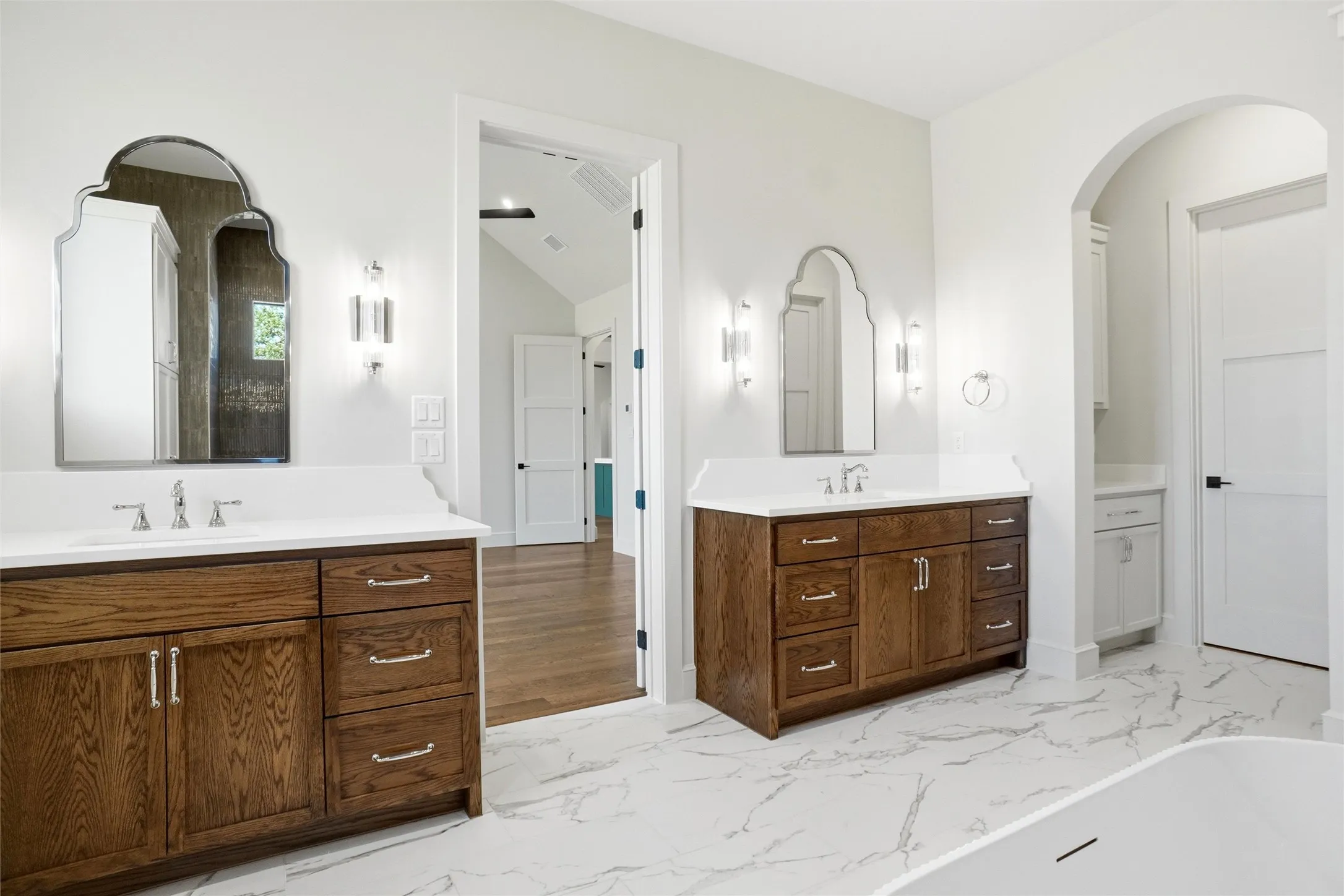 Single Family Residence For Sale in Parker County , 2016 Pinetree Post, Weatherford, Texas 76087, 4 Bedroom, 4 Bathroom, 3 Garage spaces, 3,627 Sqft, built in 2026, New Construction - Incomplete, mls#21222151, Real Estate Agent in Weatherford, Homes For Sale in Parker county, Homes For Sale in Weatherford, Realtor in Weatherford Texas, Real Estate Brokerage Independent Realty Texas, Luminita Cordes Realtor