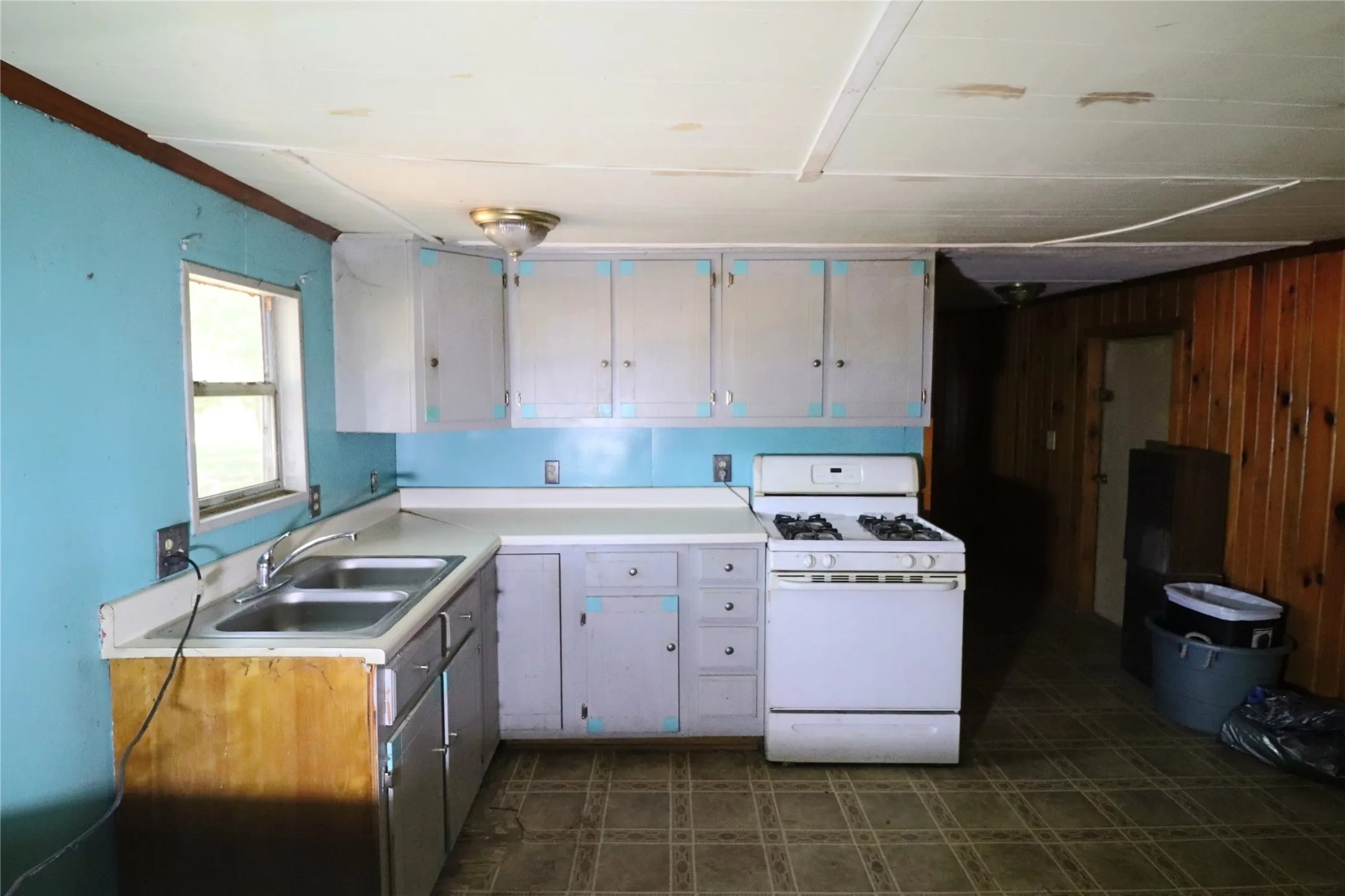 Mobile Home For Sale in Hunt County , 1957 Private Road 3836, Quinlan, Texas 75474, 2 Bedroom, 1 Bathroom, Garage spaces, 1,064 Sqft, built in 1985, mls#21222172, Real Estate Agent in Quinlan, Homes For Sale in Hunt county, Homes For Sale in Quinlan, Realtor in Quinlan Texas, Real Estate Brokerage Independent Realty Texas, Luminita Cordes Realtor