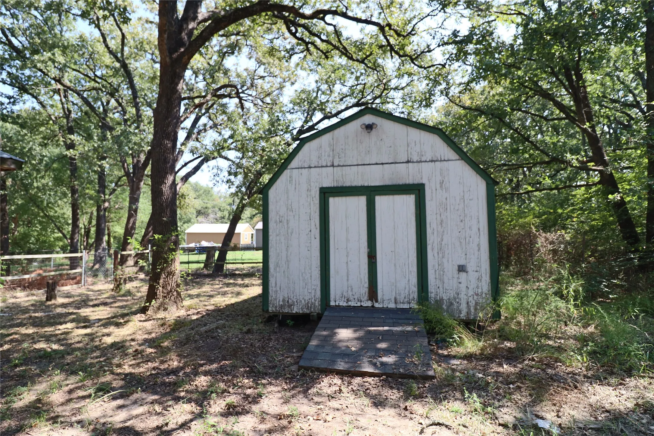 Mobile Home For Sale in Hunt County , 1957 Private Road 3836, Quinlan, Texas 75474, 2 Bedroom, 1 Bathroom, Garage spaces, 1,064 Sqft, built in 1985, mls#21222172, Real Estate Agent in Quinlan, Homes For Sale in Hunt county, Homes For Sale in Quinlan, Realtor in Quinlan Texas, Real Estate Brokerage Independent Realty Texas, Luminita Cordes Realtor