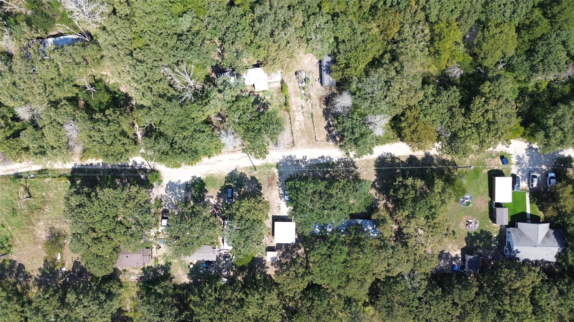 Mobile Home For Sale in Hunt County , 1957 Private Road 3836, Quinlan, Texas 75474, 2 Bedroom, 1 Bathroom, Garage spaces, 1,064 Sqft, built in 1985, mls#21222172, Real Estate Agent in Quinlan, Homes For Sale in Hunt county, Homes For Sale in Quinlan, Realtor in Quinlan Texas, Real Estate Brokerage Independent Realty Texas, Luminita Cordes Realtor