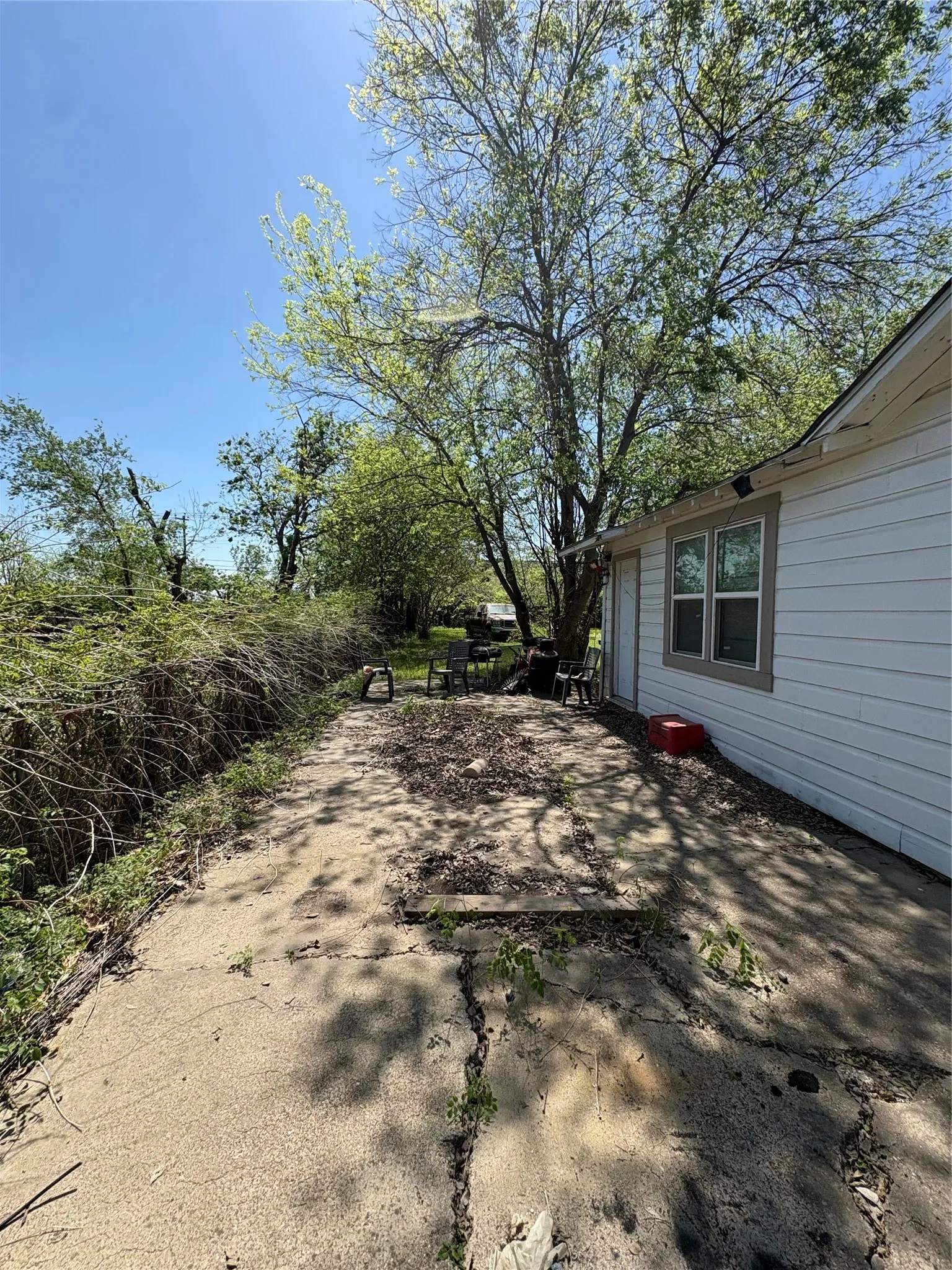 View of driveway