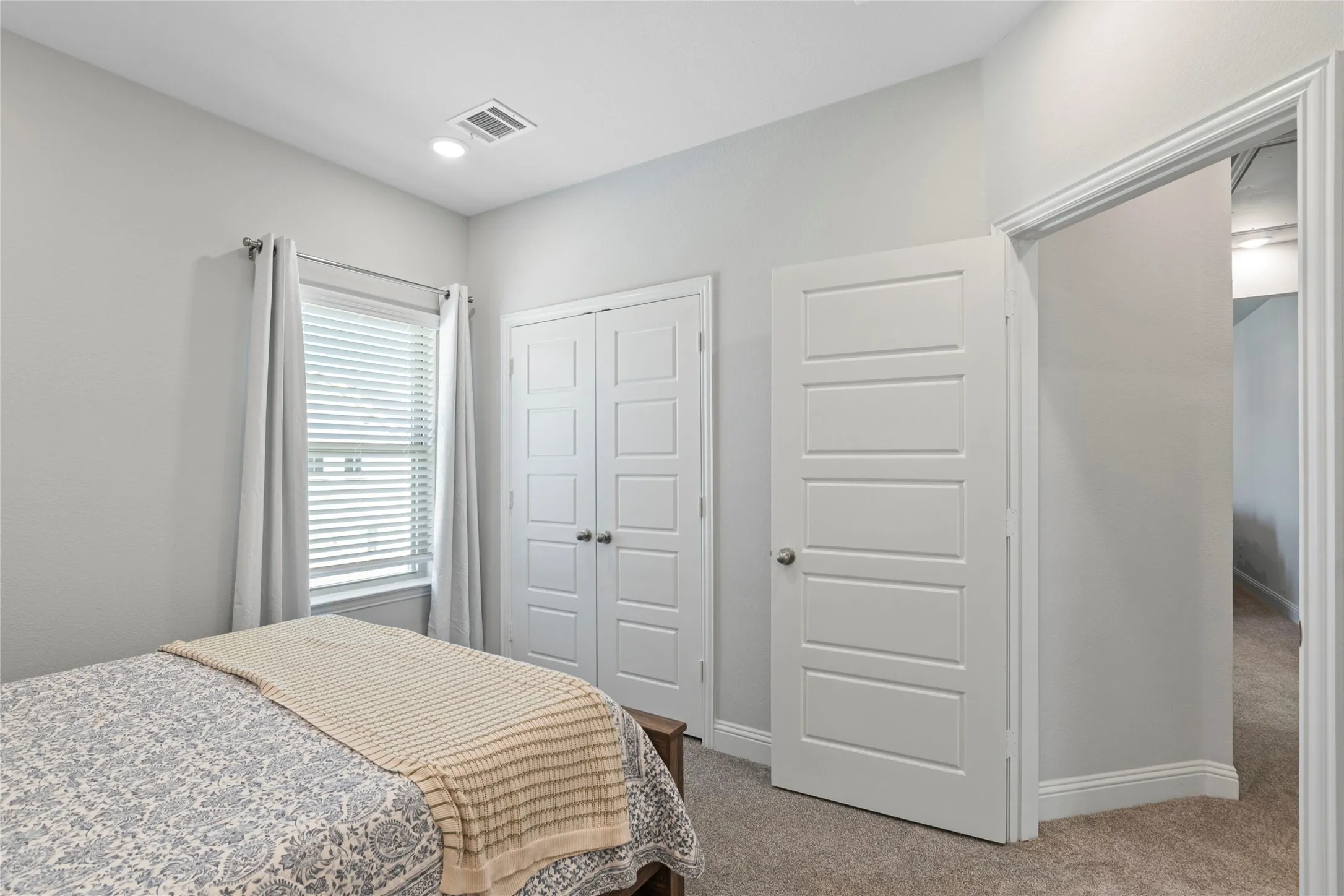 Single Family Residence For Sale in Dallas County , 7216 Palisades Drive, Rowlett, Texas 75088, 3 Bedroom, 3 Bathroom, 2 Garage spaces, 2,449 Sqft, built in 2024, mls#21219734, Real Estate Agent in Rowlett, Homes For Sale in Dallas county, Homes For Sale in Rowlett, Realtor in Rowlett Texas, Real Estate Brokerage Independent Realty Texas, Luminita Cordes Realtor