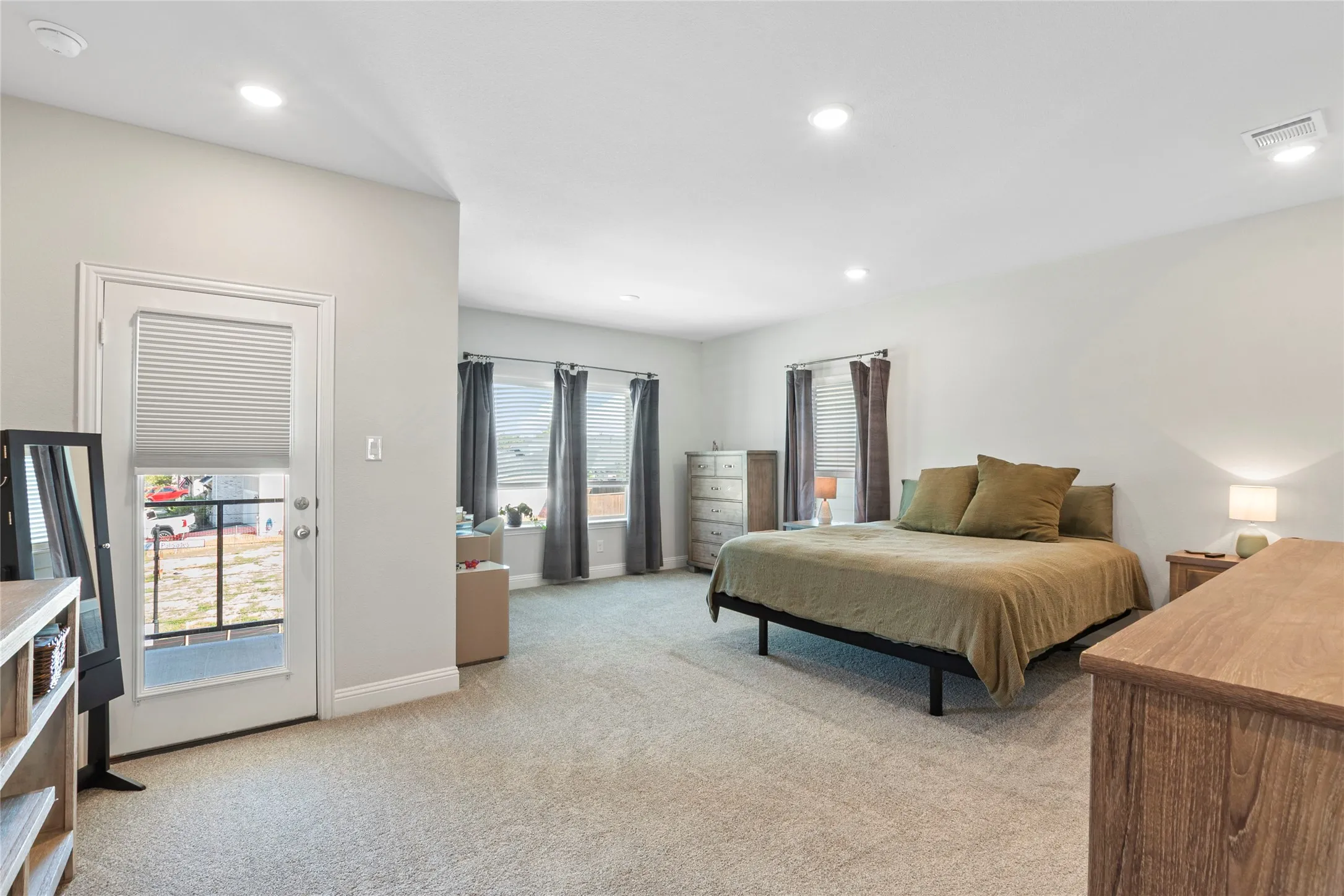 Single Family Residence For Sale in Dallas County , 7216 Palisades Drive, Rowlett, Texas 75088, 3 Bedroom, 3 Bathroom, 2 Garage spaces, 2,449 Sqft, built in 2024, mls#21219734, Real Estate Agent in Rowlett, Homes For Sale in Dallas county, Homes For Sale in Rowlett, Realtor in Rowlett Texas, Real Estate Brokerage Independent Realty Texas, Luminita Cordes Realtor