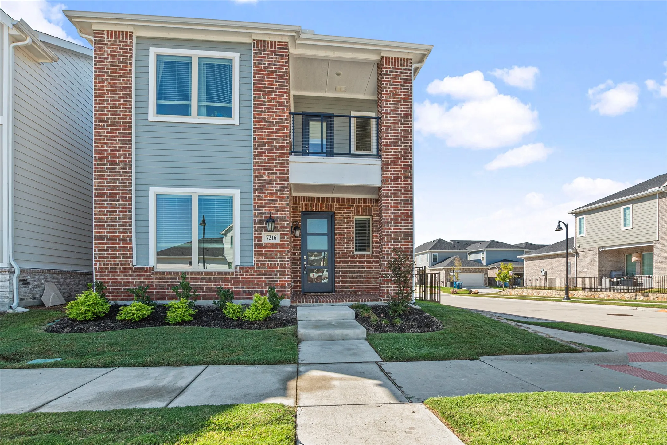 Single Family Residence For Sale in Dallas County , 7216 Palisades Drive, Rowlett, Texas 75088, 3 Bedroom, 3 Bathroom, 2 Garage spaces, 2,449 Sqft, built in 2024, mls#21219734, Real Estate Agent in Rowlett, Homes For Sale in Dallas county, Homes For Sale in Rowlett, Realtor in Rowlett Texas, Real Estate Brokerage Independent Realty Texas, Luminita Cordes Realtor