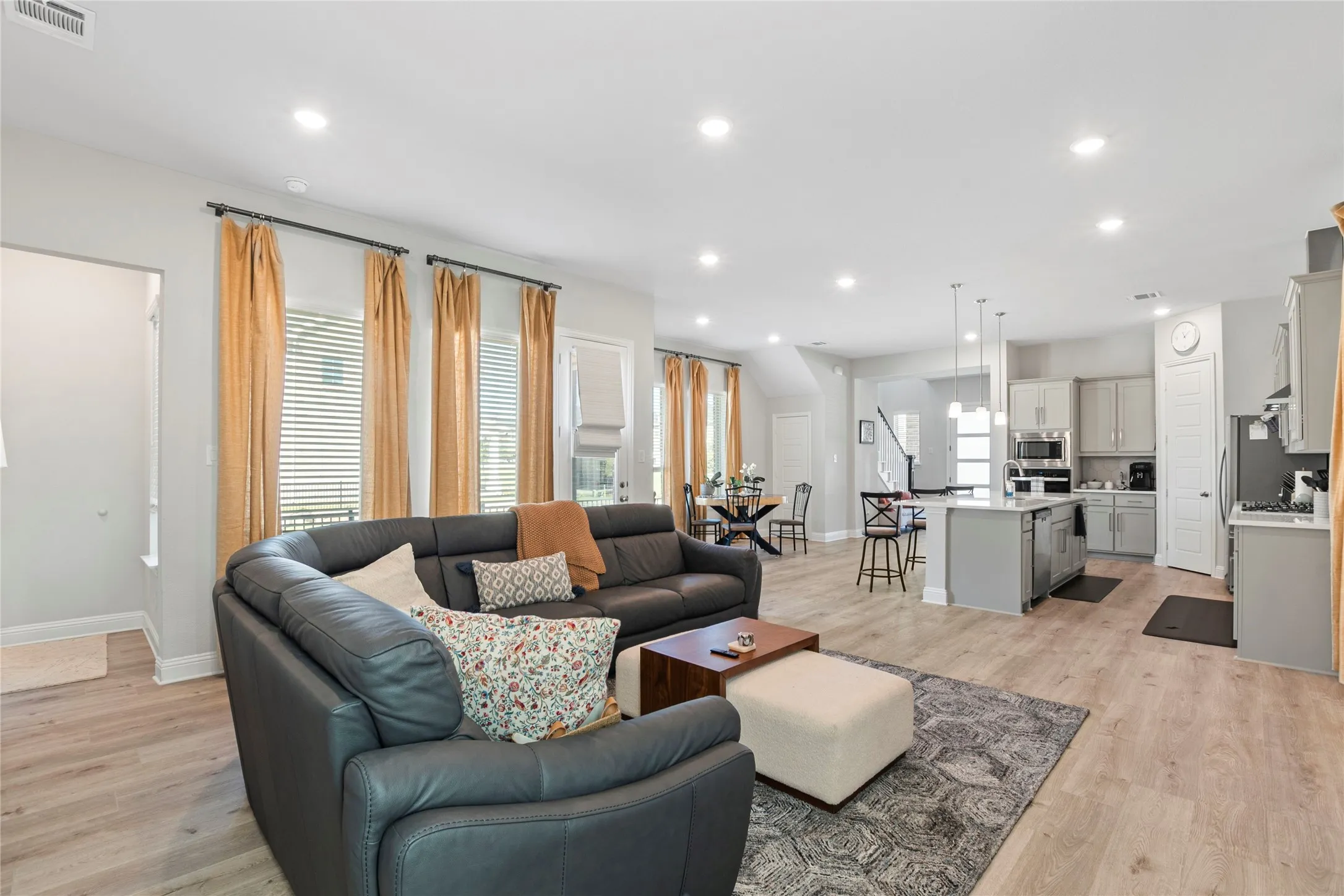 Single Family Residence For Sale in Dallas County , 7216 Palisades Drive, Rowlett, Texas 75088, 3 Bedroom, 3 Bathroom, 2 Garage spaces, 2,449 Sqft, built in 2024, mls#21219734, Real Estate Agent in Rowlett, Homes For Sale in Dallas county, Homes For Sale in Rowlett, Realtor in Rowlett Texas, Real Estate Brokerage Independent Realty Texas, Luminita Cordes Realtor