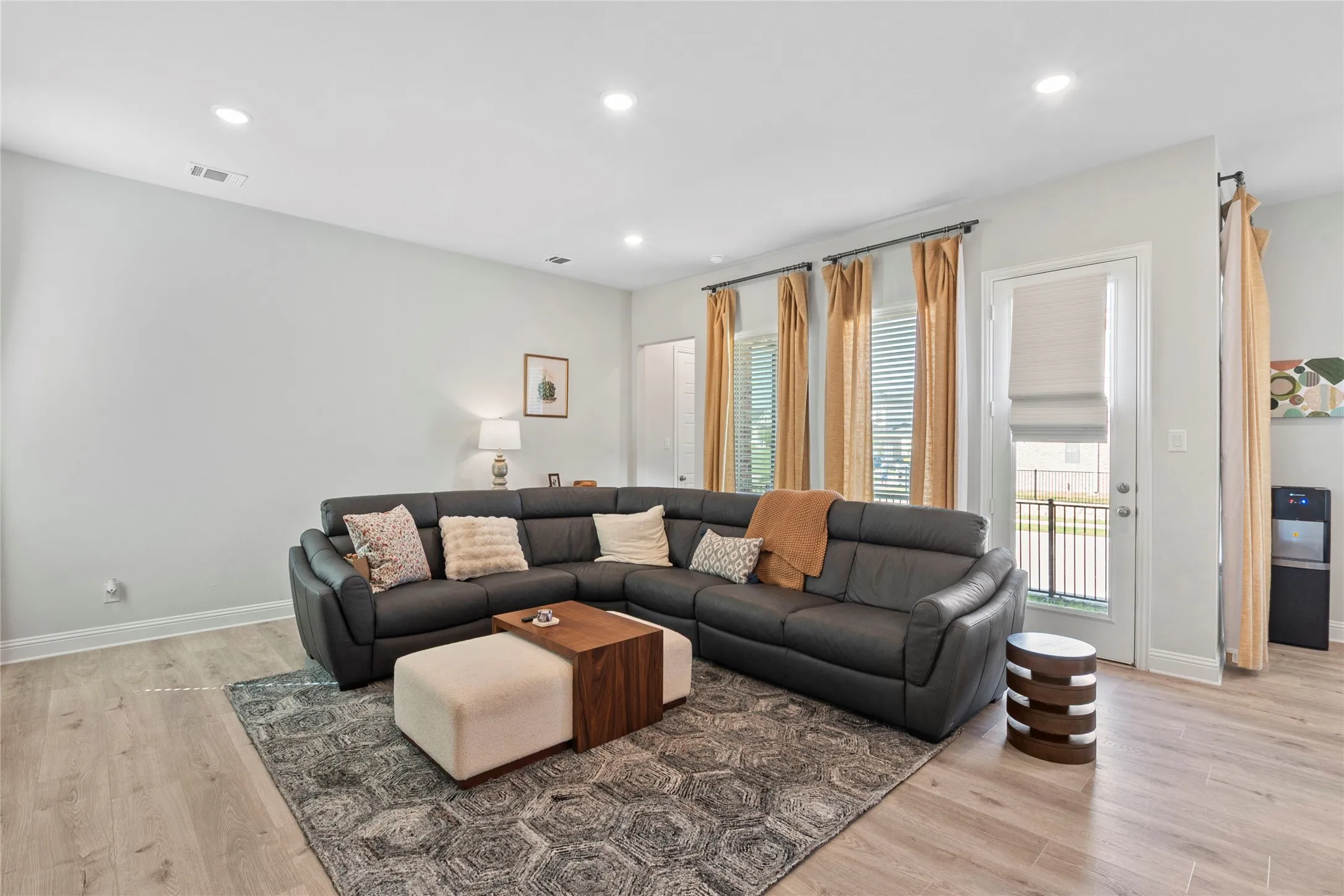 Single Family Residence For Sale in Dallas County , 7216 Palisades Drive, Rowlett, Texas 75088, 3 Bedroom, 3 Bathroom, 2 Garage spaces, 2,449 Sqft, built in 2024, mls#21219734, Real Estate Agent in Rowlett, Homes For Sale in Dallas county, Homes For Sale in Rowlett, Realtor in Rowlett Texas, Real Estate Brokerage Independent Realty Texas, Luminita Cordes Realtor
