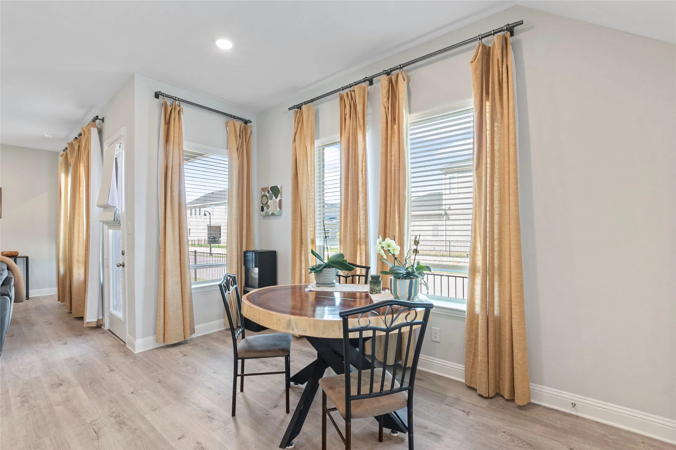 Single Family Residence For Sale in Dallas County , 7216 Palisades Drive, Rowlett, Texas 75088, 3 Bedroom, 3 Bathroom, 2 Garage spaces, 2,449 Sqft, built in 2024, mls#21219734, Real Estate Agent in Rowlett, Homes For Sale in Dallas county, Homes For Sale in Rowlett, Realtor in Rowlett Texas, Real Estate Brokerage Independent Realty Texas, Luminita Cordes Realtor