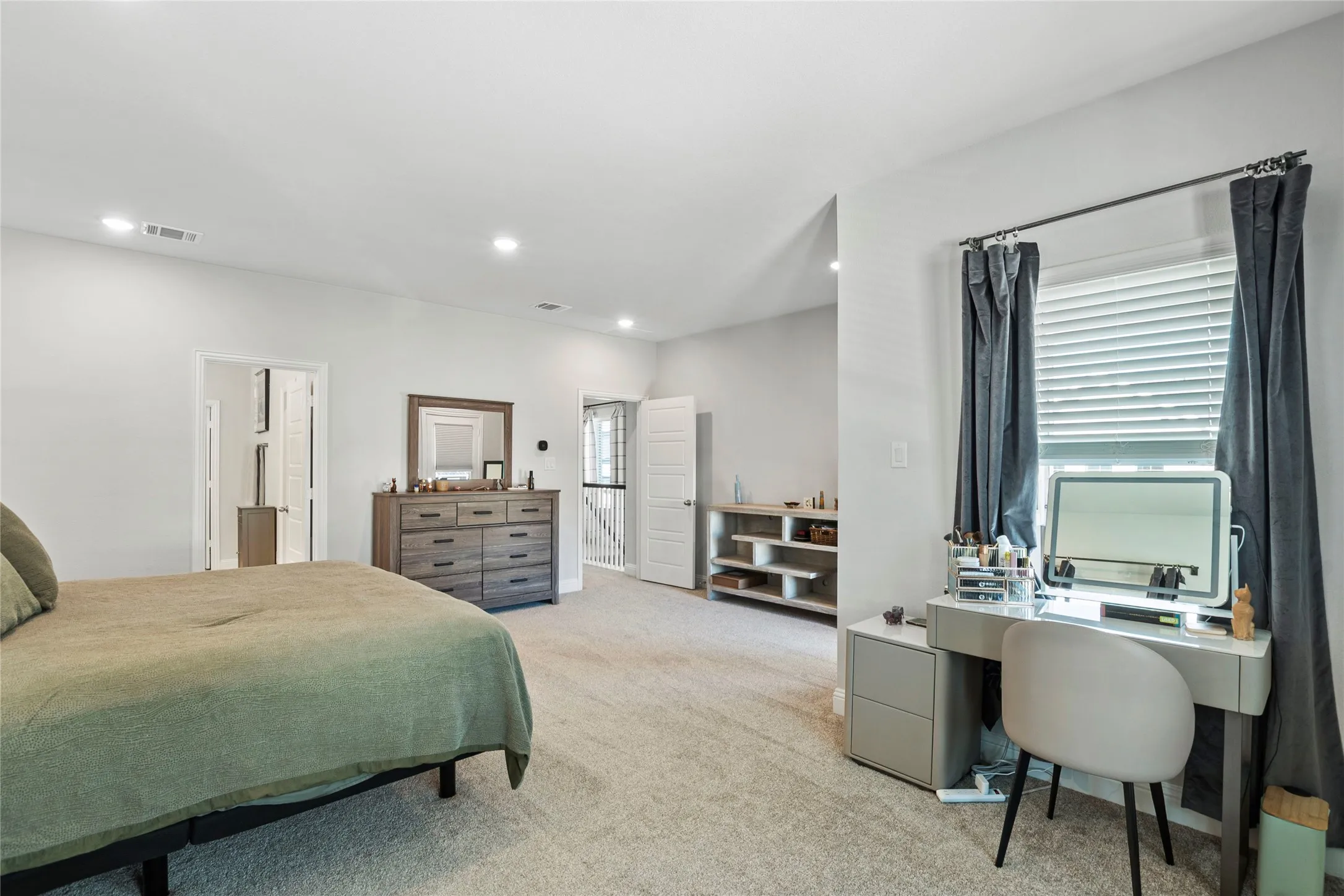 Single Family Residence For Sale in Dallas County , 7216 Palisades Drive, Rowlett, Texas 75088, 3 Bedroom, 3 Bathroom, 2 Garage spaces, 2,449 Sqft, built in 2024, mls#21219734, Real Estate Agent in Rowlett, Homes For Sale in Dallas county, Homes For Sale in Rowlett, Realtor in Rowlett Texas, Real Estate Brokerage Independent Realty Texas, Luminita Cordes Realtor