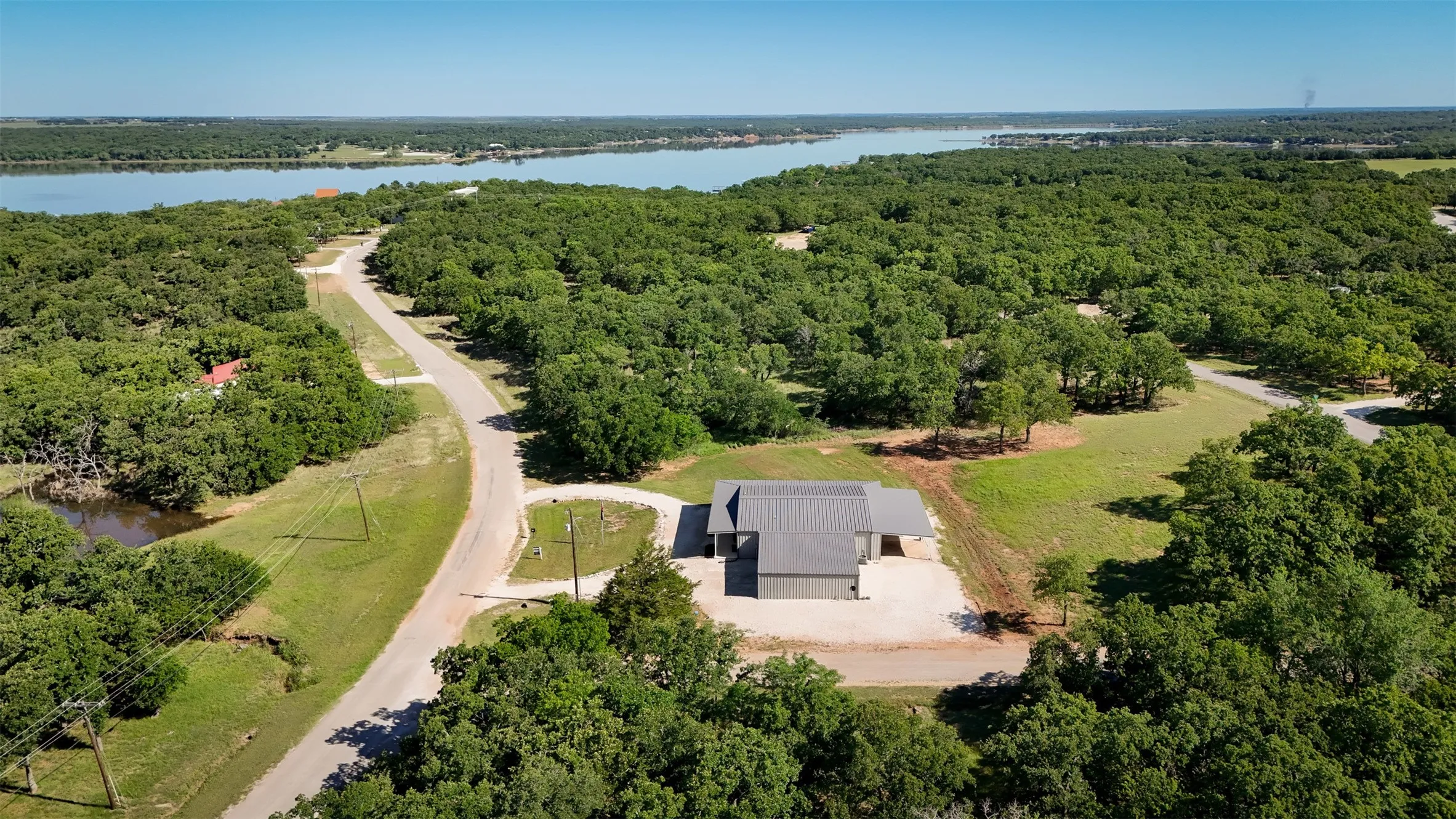 Single Family Residence For Sale in Montague County , 346 Nocona Drive, Nocona, Texas 76255, 3 Bedroom, 2 Bathroom, 3 Garage spaces, 2,025 Sqft, built in 2021, mls#21221609, Real Estate Agent in Nocona, Homes For Sale in Montague county, Homes For Sale in Nocona, Realtor in Nocona Texas, Real Estate Brokerage Independent Realty Texas, Luminita Cordes Realtor