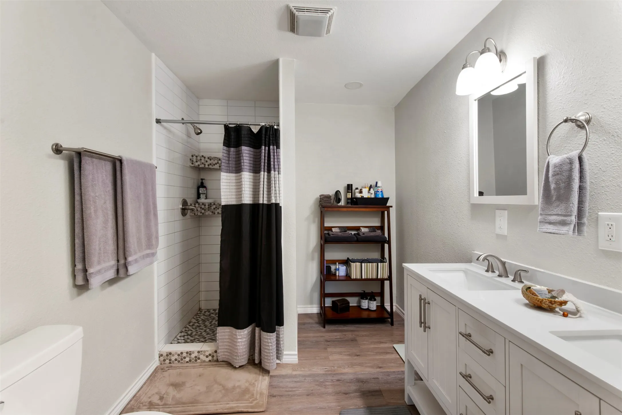 Single Family Residence For Sale in Montague County , 346 Nocona Drive, Nocona, Texas 76255, 3 Bedroom, 2 Bathroom, 3 Garage spaces, 2,025 Sqft, built in 2021, mls#21221609, Real Estate Agent in Nocona, Homes For Sale in Montague county, Homes For Sale in Nocona, Realtor in Nocona Texas, Real Estate Brokerage Independent Realty Texas, Luminita Cordes Realtor