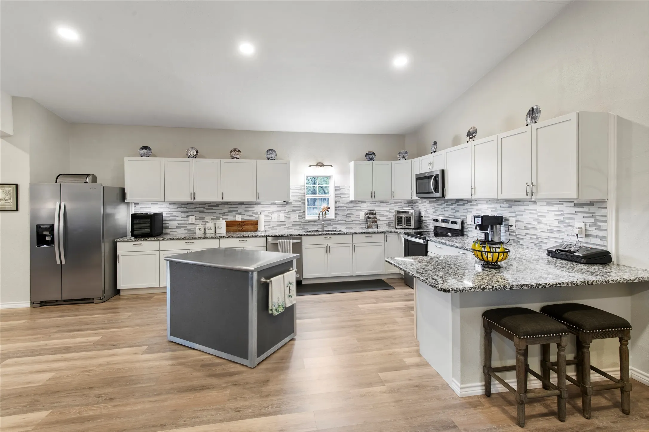 Single Family Residence For Sale in Montague County , 346 Nocona Drive, Nocona, Texas 76255, 3 Bedroom, 2 Bathroom, 3 Garage spaces, 2,025 Sqft, built in 2021, mls#21221609, Real Estate Agent in Nocona, Homes For Sale in Montague county, Homes For Sale in Nocona, Realtor in Nocona Texas, Real Estate Brokerage Independent Realty Texas, Luminita Cordes Realtor