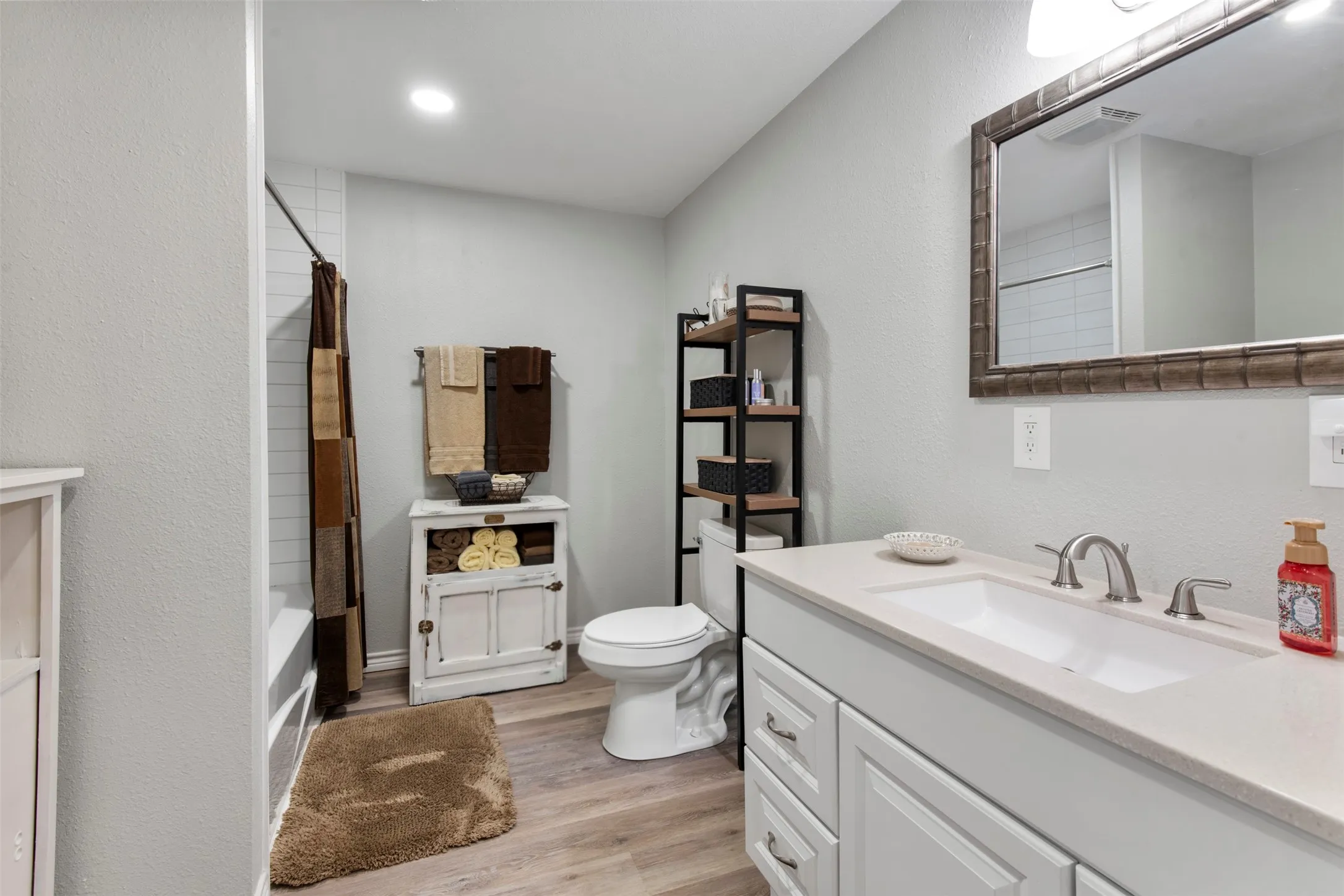 Single Family Residence For Sale in Montague County , 346 Nocona Drive, Nocona, Texas 76255, 3 Bedroom, 2 Bathroom, 3 Garage spaces, 2,025 Sqft, built in 2021, mls#21221609, Real Estate Agent in Nocona, Homes For Sale in Montague county, Homes For Sale in Nocona, Realtor in Nocona Texas, Real Estate Brokerage Independent Realty Texas, Luminita Cordes Realtor