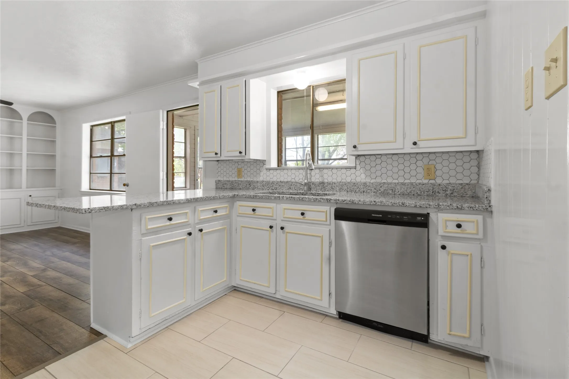 Single Family Residence For Sale in Navarro County , 3528 N Beaton Street, Corsicana, Texas 75110, 3 Bedroom, 2 Bathroom, Garage spaces, 1,680 Sqft, built in 1968, Price $205,000, mls#21205690, Real Estate Agent in Corsicana, Homes For Sale in Navarro county, Homes For Sale in Corsicana, Realtor in Corsicana Texas, Real Estate Brokerage Independent Realty Texas, Luminita Cordes Realtor