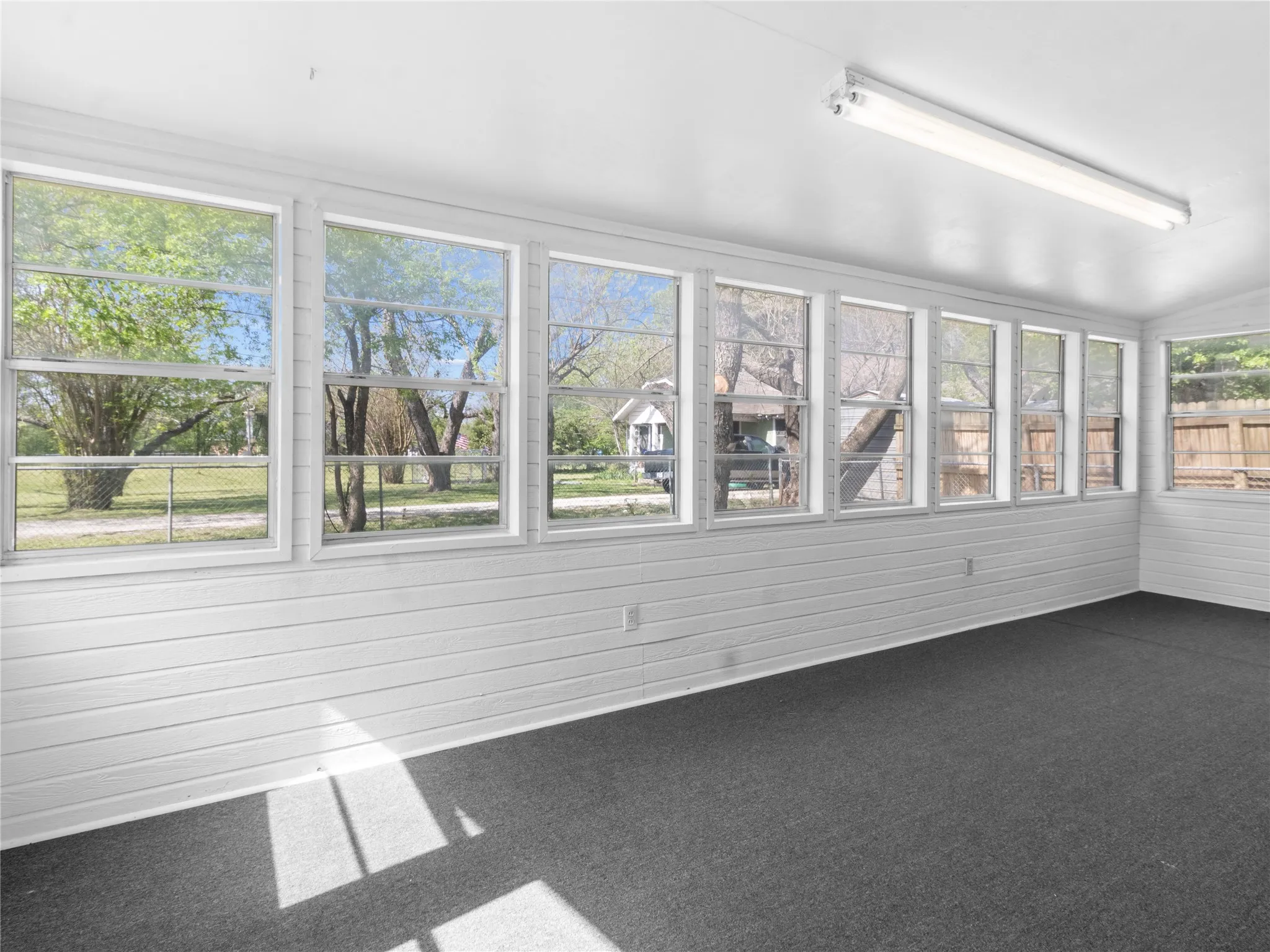 Single Family Residence For Sale in Navarro County , 3528 N Beaton Street, Corsicana, Texas 75110, 3 Bedroom, 2 Bathroom, Garage spaces, 1,680 Sqft, built in 1968, Price $205,000, mls#21205690, Real Estate Agent in Corsicana, Homes For Sale in Navarro county, Homes For Sale in Corsicana, Realtor in Corsicana Texas, Real Estate Brokerage Independent Realty Texas, Luminita Cordes Realtor