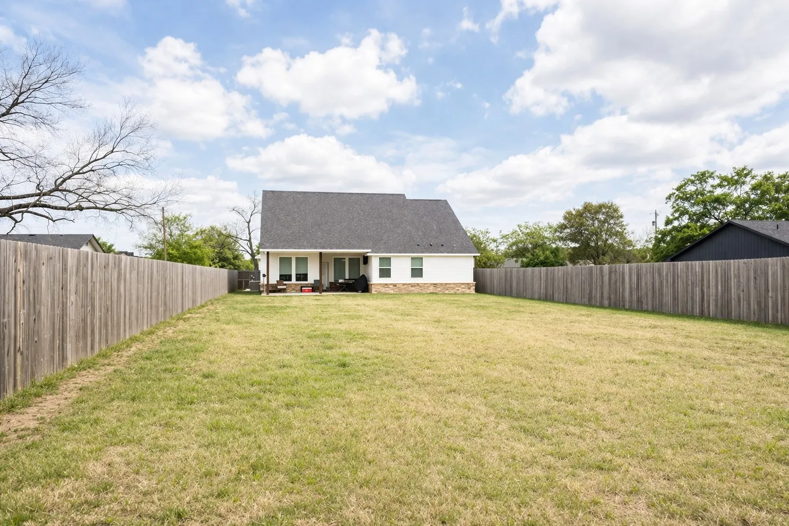 Single Family Residence For Sale in Mc Lennan County , 310 W Tate Street, Robinson, Texas 76706, 4 Bedrooms, 2 Bathrooms, 2 Garage spaces, 1,732 Sqft, built in 2021, Price $364,900, mls#21222073, Real Estate Agent in Robinson, Homes For Sale in Mc Lennan county, Homes For Sale in Robinson, Realtor in Robinson Texas, Real Estate Brokerage Independent Realty Texas, Luminita Cordes Realtor