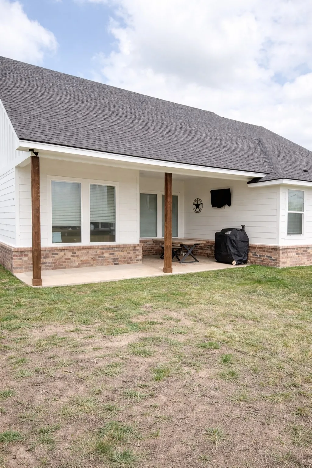 Single Family Residence For Sale in Mc Lennan County , 310 W Tate Street, Robinson, Texas 76706, 4 Bedrooms, 2 Bathrooms, 2 Garage spaces, 1,732 Sqft, built in 2021, Price $364,900, mls#21222073, Real Estate Agent in Robinson, Homes For Sale in Mc Lennan county, Homes For Sale in Robinson, Realtor in Robinson Texas, Real Estate Brokerage Independent Realty Texas, Luminita Cordes Realtor