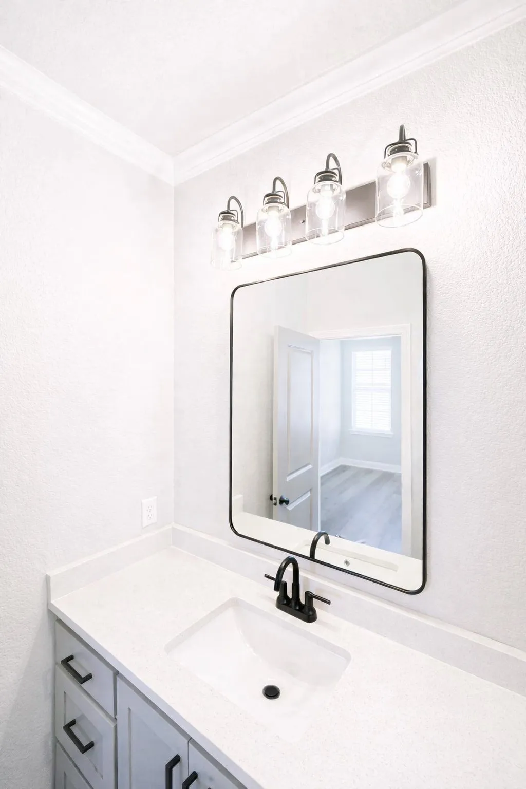 Single Family Residence For Sale in Mc Lennan County , 224 Fox Run Lane, Robinson, Texas 76706, 4 Bedrooms, 4 Bathrooms, 2 Garage spaces, 2,568 Sqft, built in 2022, Price $582,000, mls#21222156, Real Estate Agent in Robinson, Homes For Sale in Mc Lennan county, Homes For Sale in Robinson, Realtor in Robinson Texas, Real Estate Brokerage Independent Realty Texas, Luminita Cordes Realtor