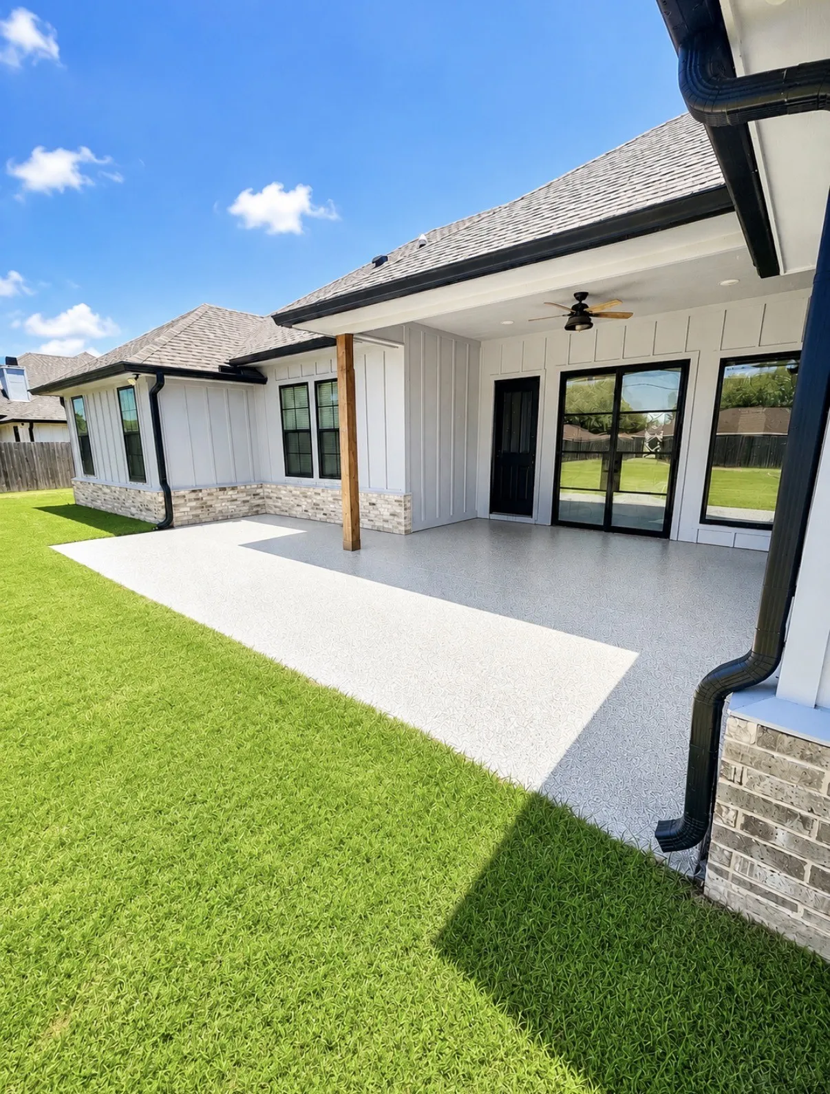 Single Family Residence For Sale in Mc Lennan County , 224 Fox Run Lane, Robinson, Texas 76706, 4 Bedrooms, 4 Bathrooms, 2 Garage spaces, 2,568 Sqft, built in 2022, Price $582,000, mls#21222156, Real Estate Agent in Robinson, Homes For Sale in Mc Lennan county, Homes For Sale in Robinson, Realtor in Robinson Texas, Real Estate Brokerage Independent Realty Texas, Luminita Cordes Realtor