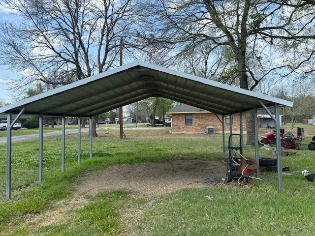 Single Family Residence For Sale in Delta County , 950 W Bonham Avenue, Cooper, Texas 75432, 3 Bedroom, 2 Bathroom, Garage spaces, 2,828 Sqft, built in 1900, mls#21217991, Real Estate Agent in Cooper, Homes For Sale in Delta county, Homes For Sale in Cooper, Realtor in Cooper Texas, Real Estate Brokerage Independent Realty Texas, Luminita Cordes Realtor