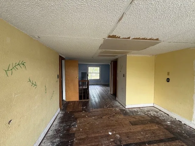 Single Family Residence For Sale in Delta County , 950 W Bonham Avenue, Cooper, Texas 75432, 3 Bedroom, 2 Bathroom, Garage spaces, 2,828 Sqft, built in 1900, mls#21217991, Real Estate Agent in Cooper, Homes For Sale in Delta county, Homes For Sale in Cooper, Realtor in Cooper Texas, Real Estate Brokerage Independent Realty Texas, Luminita Cordes Realtor