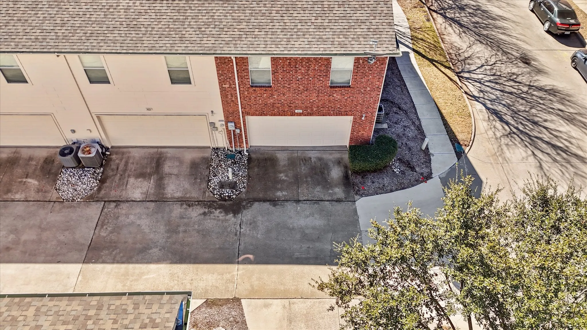 Townhouse For Sale in Collin County , 3025 Stone Forest Circle, Mc Kinney, Texas 75070, 3 Bedroom, 3 Bathroom, 2 Garage spaces, 1,497 Sqft, built in 2005, Preowned, mls#21222220, Real Estate Agent in Mc Kinney, Homes For Sale in Collin county, Homes For Sale in Mc Kinney, Realtor in Mc Kinney Texas, Real Estate Brokerage Independent Realty Texas, Luminita Cordes Realtor