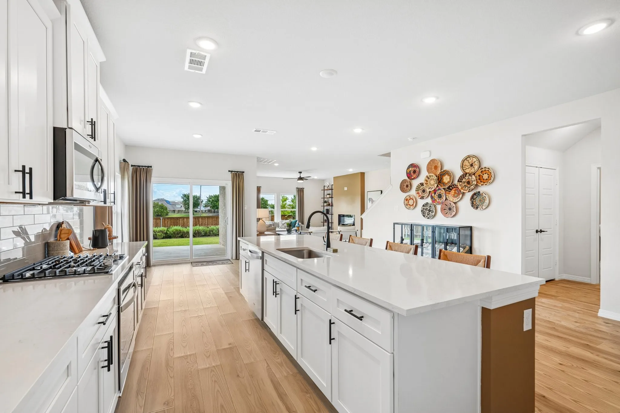 Single Family Residence For Sale in Kaufman County , 1117 Garden Grove Lane, Forney, Texas 75126, 4 Bedroom, 4 Bathroom, 2 Garage spaces, 3,204 Sqft, built in 2023, New Construction - Complete, mls#21222297, Real Estate Agent in Forney, Homes For Sale in Kaufman county, Homes For Sale in Forney, Realtor in Forney Texas, Real Estate Brokerage Independent Realty Texas, Luminita Cordes Realtor