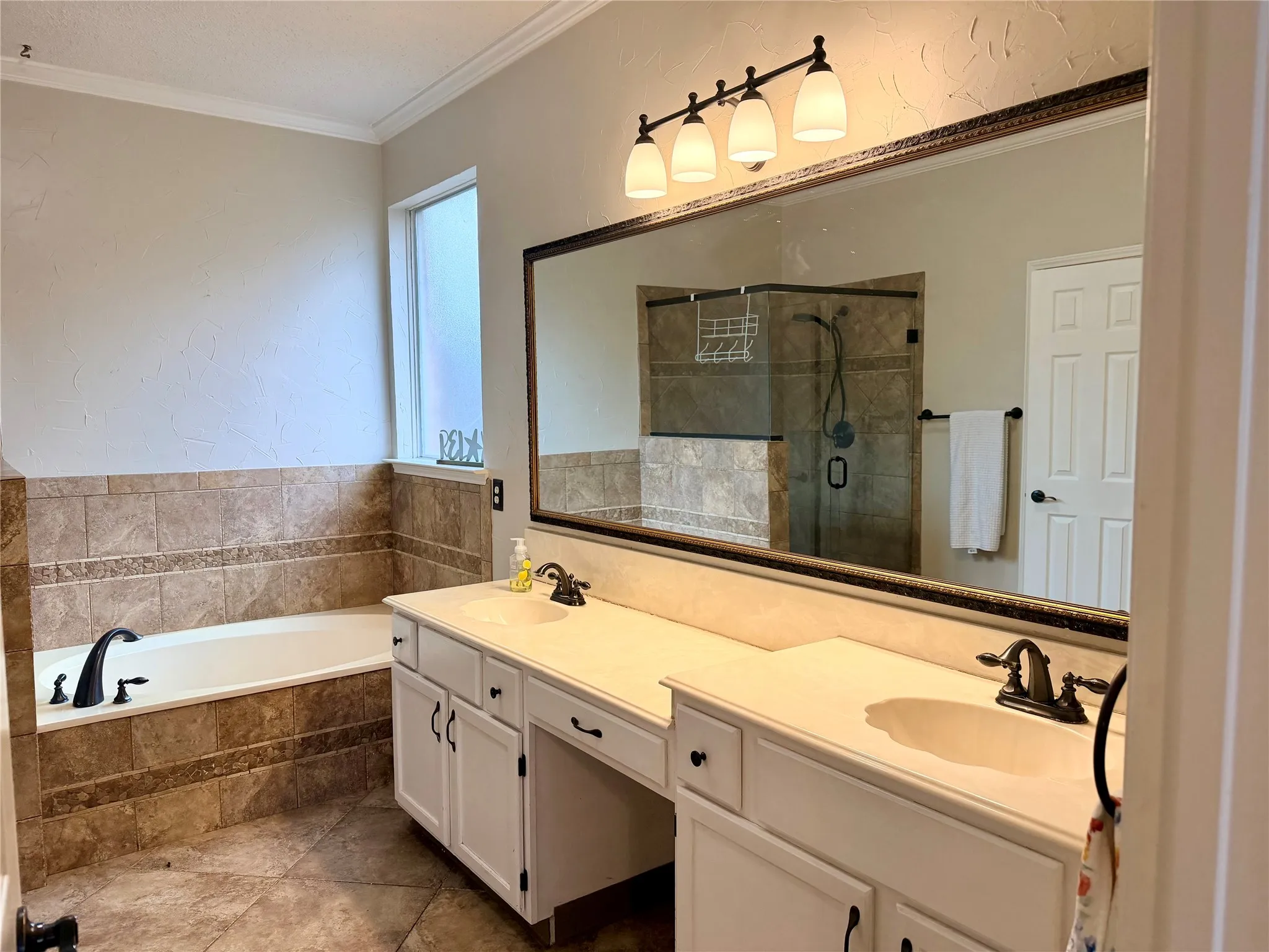 Single Family Residence For Sale in Dallas County , 7206 Birchmont Drive, Rowlett, Texas 75089, 4 Bedroom, 3 Bathroom, 2 Garage spaces, 2,297 Sqft, built in 1997, Preowned, mls#21221719, Real Estate Agent in Rowlett, Homes For Sale in Dallas county, Homes For Sale in Rowlett, Realtor in Rowlett Texas, Real Estate Brokerage Independent Realty Texas, Luminita Cordes Realtor