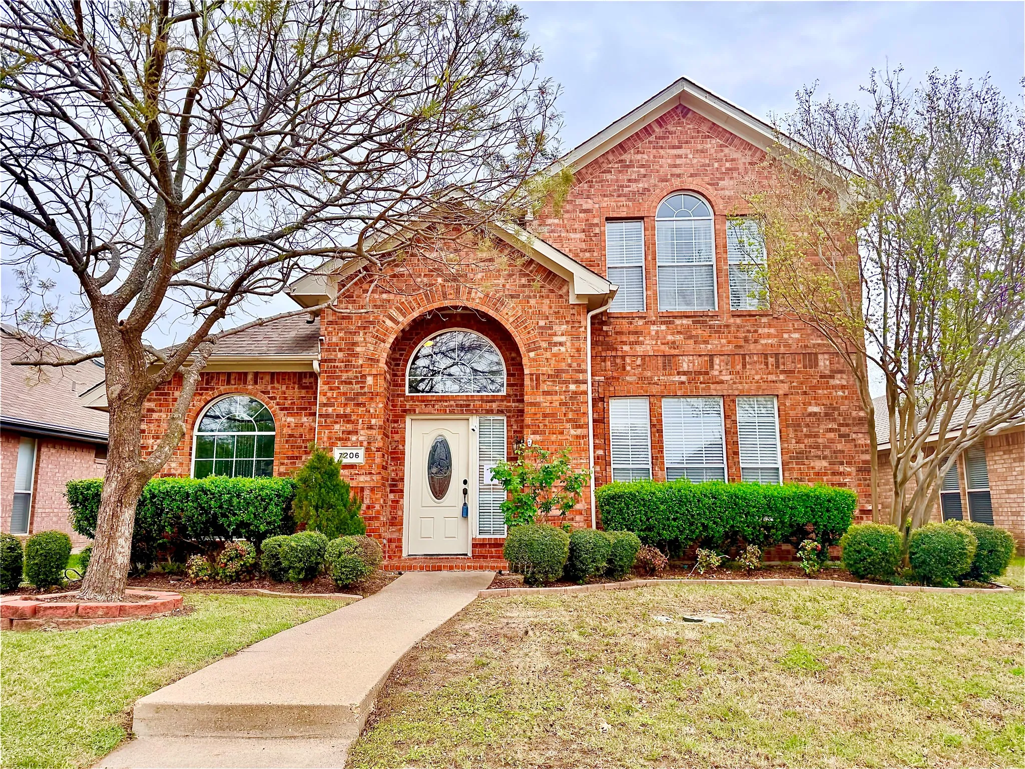 Single Family Residence For Sale in Dallas County , 7206 Birchmont Drive, Rowlett, Texas 75089, 4 Bedroom, 3 Bathroom, 2 Garage spaces, 2,297 Sqft, built in 1997, Preowned, mls#21221719, Real Estate Agent in Rowlett, Homes For Sale in Dallas county, Homes For Sale in Rowlett, Realtor in Rowlett Texas, Real Estate Brokerage Independent Realty Texas, Luminita Cordes Realtor