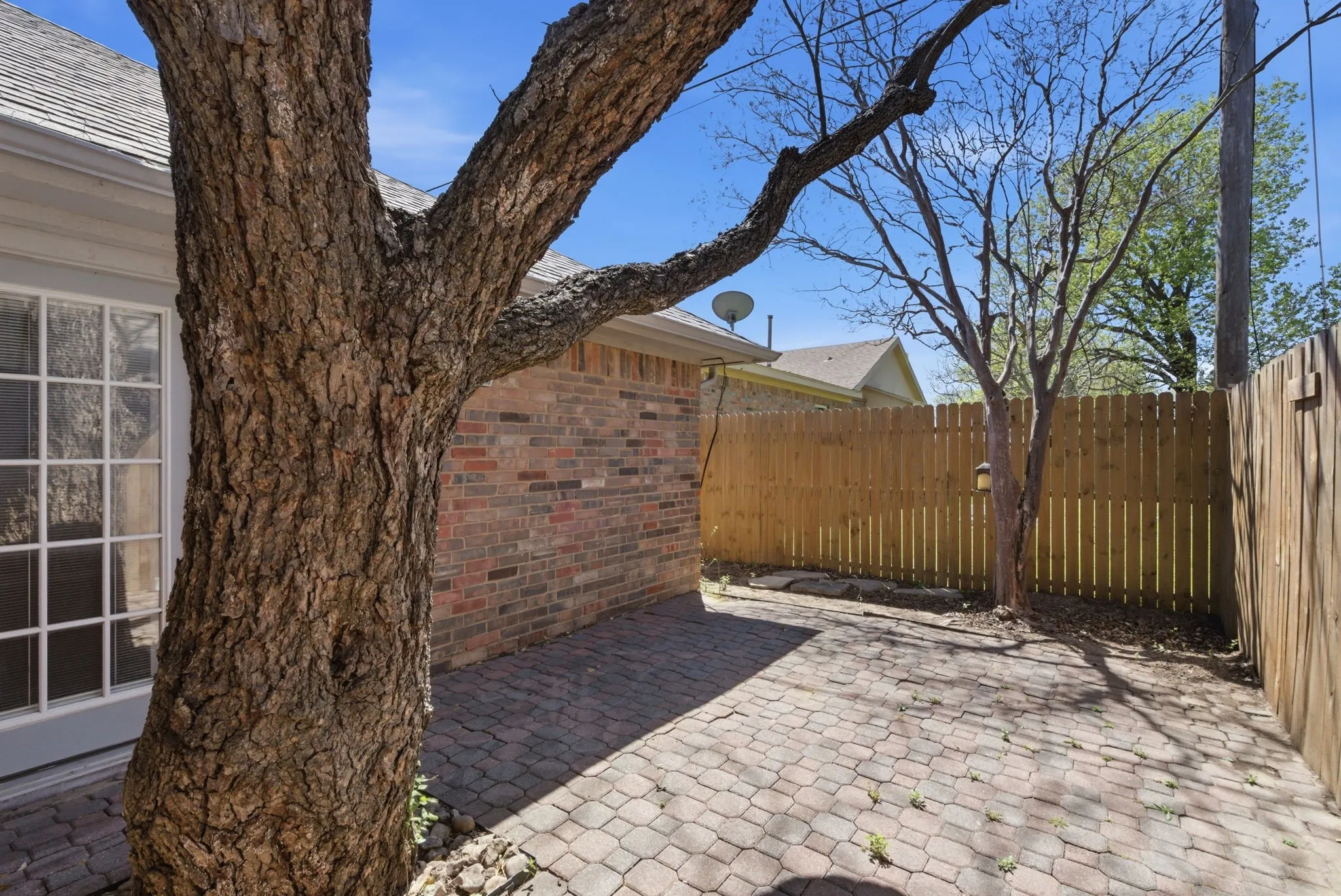 Single Family Residence For Sale in Erath County , 1702 Sully Court, Stephenville, Texas 76401, 2 Bedroom, 2 Bathroom, 2 Garage spaces, 1,379 Sqft, built in 1998, Preowned, mls#21222272, Real Estate Agent in Stephenville, Homes For Sale in Erath county, Homes For Sale in Stephenville, Realtor in Stephenville Texas, Real Estate Brokerage Independent Realty Texas, Luminita Cordes Realtor