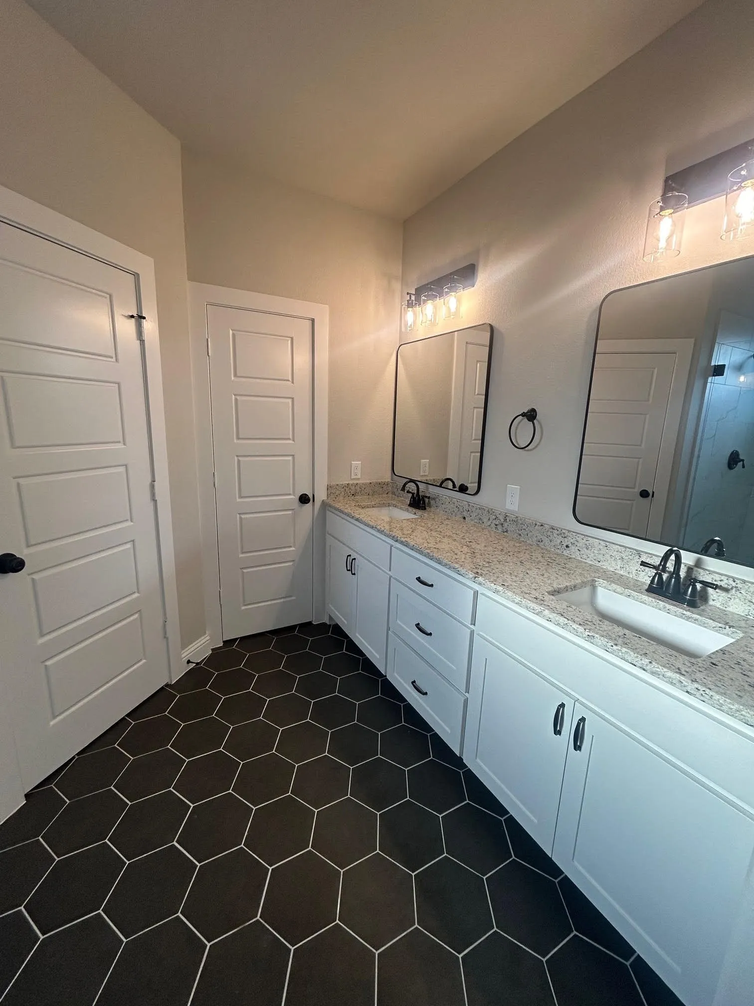 Townhouse For Rent in Denton County , 4001 Avion Drive, Sanger, Texas 76266, 3 Bedroom, 3 Bathroom, 2 Garage spaces, 1,866 Sqft, built in 2023, mls#21222338, Real Estate Agent in Sanger, Homes For Rent in Denton county, Homes For Rent in Sanger, Realtor in Sanger Texas, Real Estate Brokerage Independent Realty Texas, Luminita Cordes Realtor