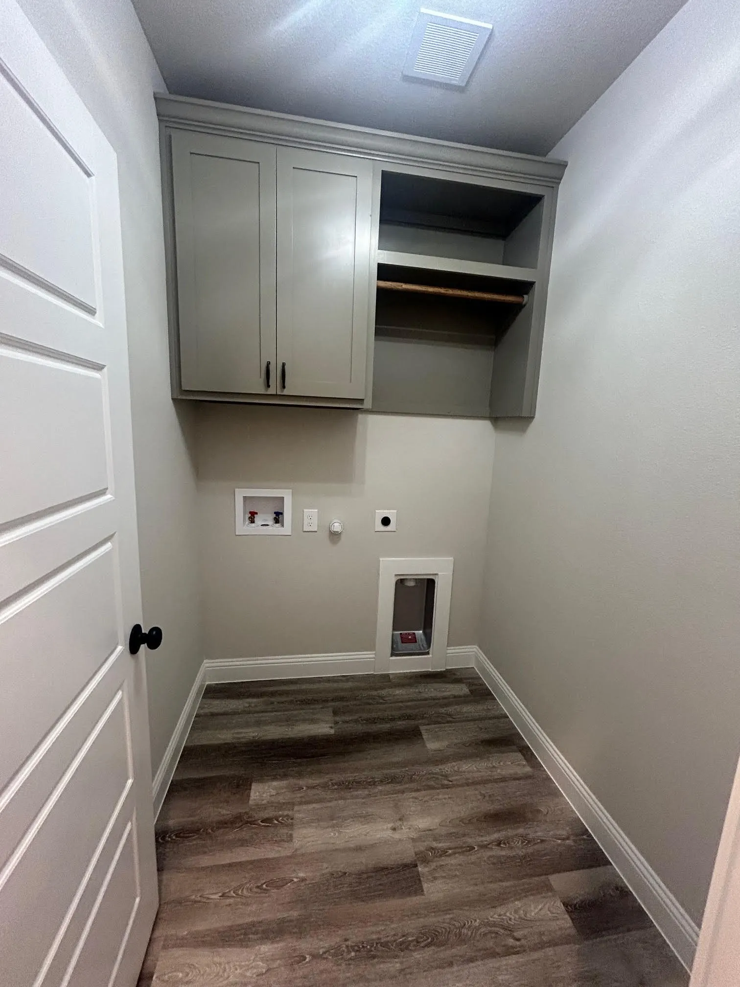Townhouse For Rent in Denton County , 4001 Avion Drive, Sanger, Texas 76266, 3 Bedroom, 3 Bathroom, 2 Garage spaces, 1,866 Sqft, built in 2023, mls#21222338, Real Estate Agent in Sanger, Homes For Rent in Denton county, Homes For Rent in Sanger, Realtor in Sanger Texas, Real Estate Brokerage Independent Realty Texas, Luminita Cordes Realtor