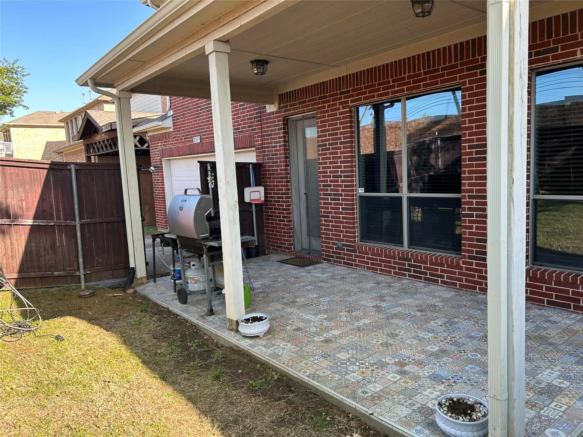 Single Family Residence For Sale in Dallas County , 2219 Longview Road, Irving, Texas 75063, 4 Bedroom, 3 Bathroom, 2 Garage spaces, 3,022 Sqft, built in 2008, mls#21222349, Real Estate Agent in Irving, Homes For Sale in Dallas county, Homes For Sale in Irving, Realtor in Irving Texas, Real Estate Brokerage Independent Realty Texas, Luminita Cordes Realtor