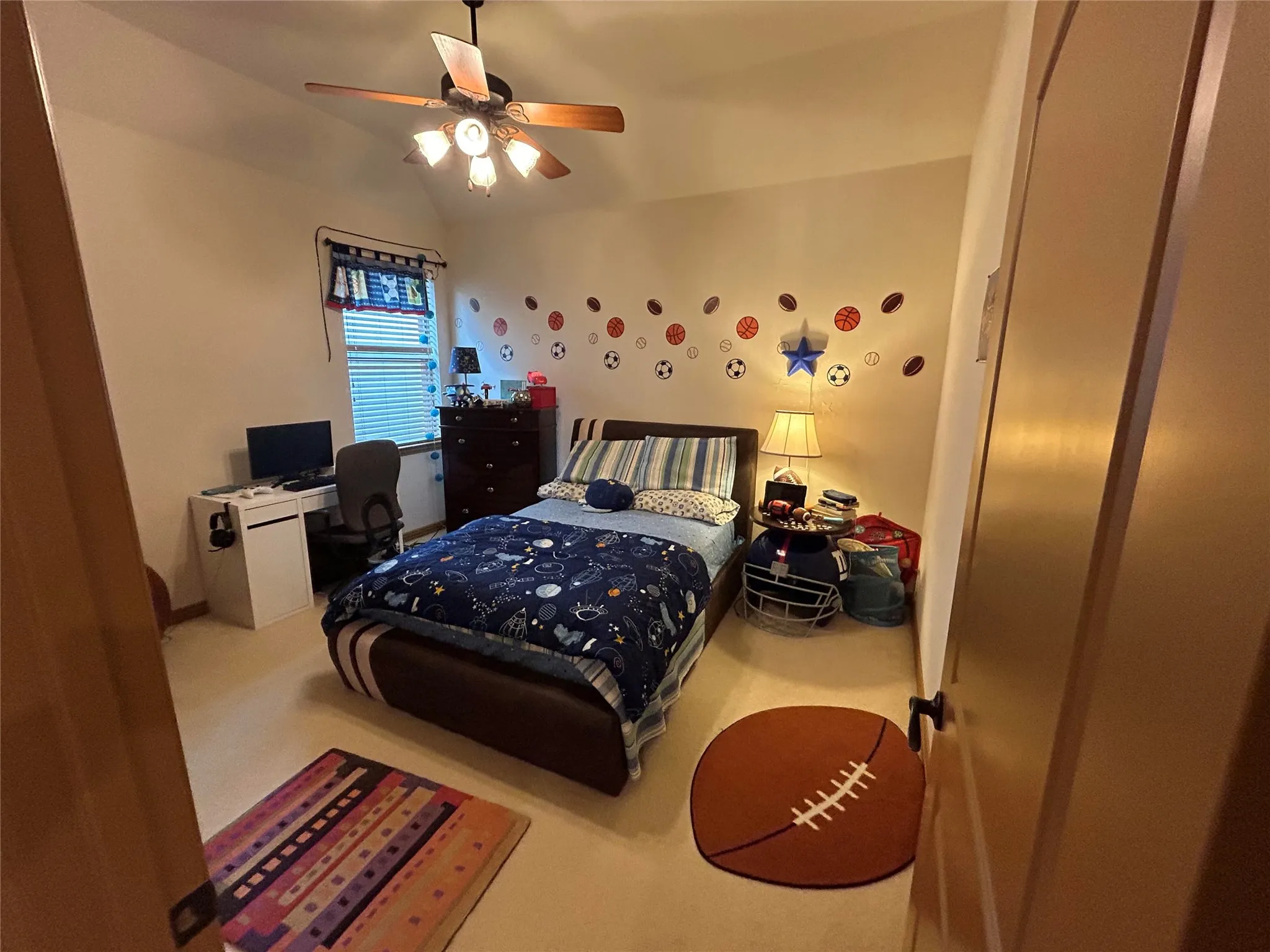 Single Family Residence For Sale in Dallas County , 2219 Longview Road, Irving, Texas 75063, 4 Bedroom, 3 Bathroom, 2 Garage spaces, 3,022 Sqft, built in 2008, mls#21222349, Real Estate Agent in Irving, Homes For Sale in Dallas county, Homes For Sale in Irving, Realtor in Irving Texas, Real Estate Brokerage Independent Realty Texas, Luminita Cordes Realtor