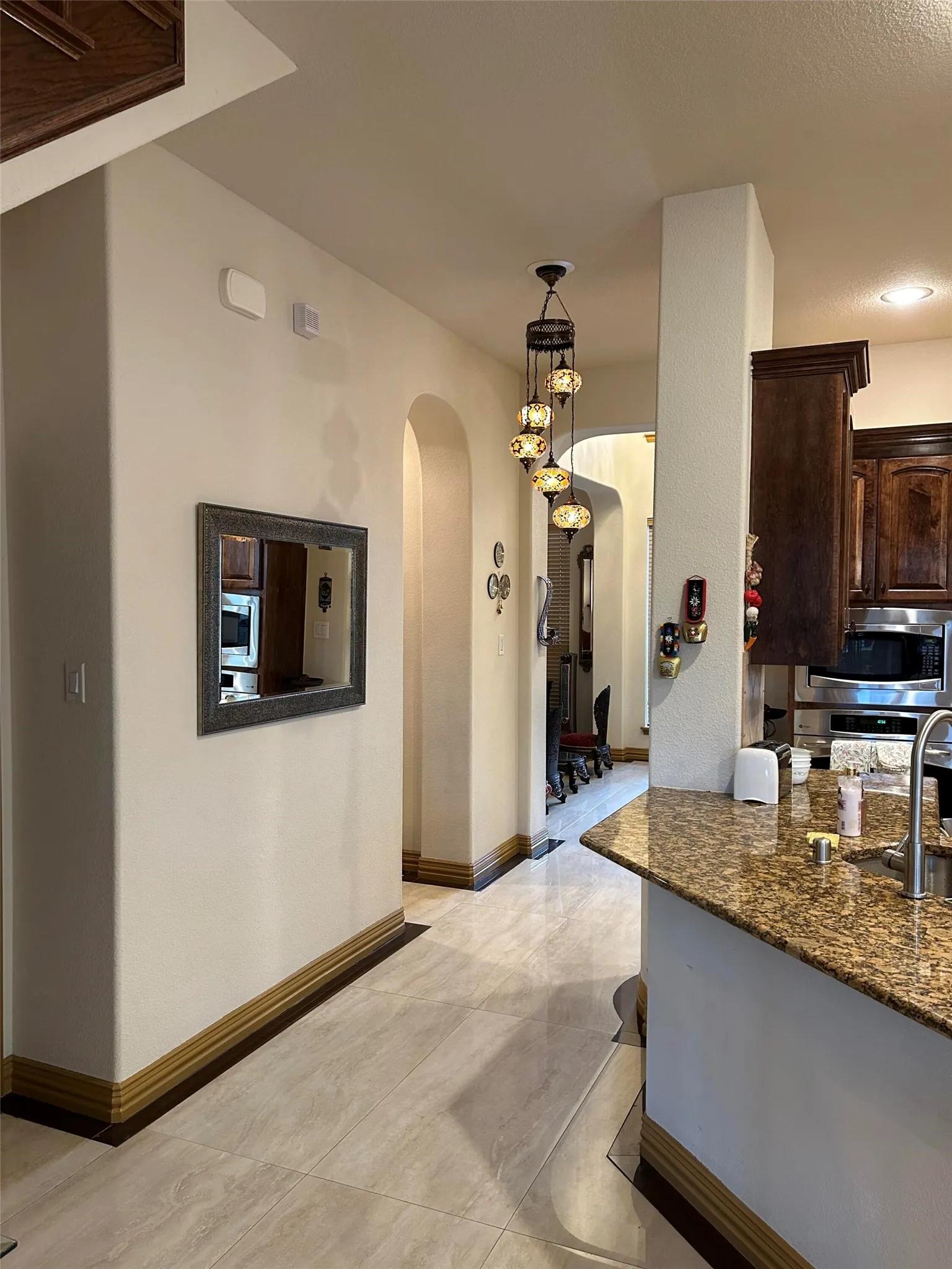 Single Family Residence For Sale in Dallas County , 2219 Longview Road, Irving, Texas 75063, 4 Bedroom, 3 Bathroom, 2 Garage spaces, 3,022 Sqft, built in 2008, mls#21222349, Real Estate Agent in Irving, Homes For Sale in Dallas county, Homes For Sale in Irving, Realtor in Irving Texas, Real Estate Brokerage Independent Realty Texas, Luminita Cordes Realtor