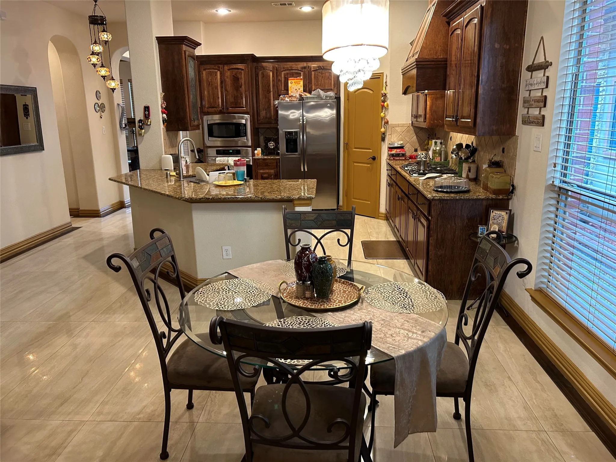 Single Family Residence For Sale in Dallas County , 2219 Longview Road, Irving, Texas 75063, 4 Bedroom, 3 Bathroom, 2 Garage spaces, 3,022 Sqft, built in 2008, mls#21222349, Real Estate Agent in Irving, Homes For Sale in Dallas county, Homes For Sale in Irving, Realtor in Irving Texas, Real Estate Brokerage Independent Realty Texas, Luminita Cordes Realtor