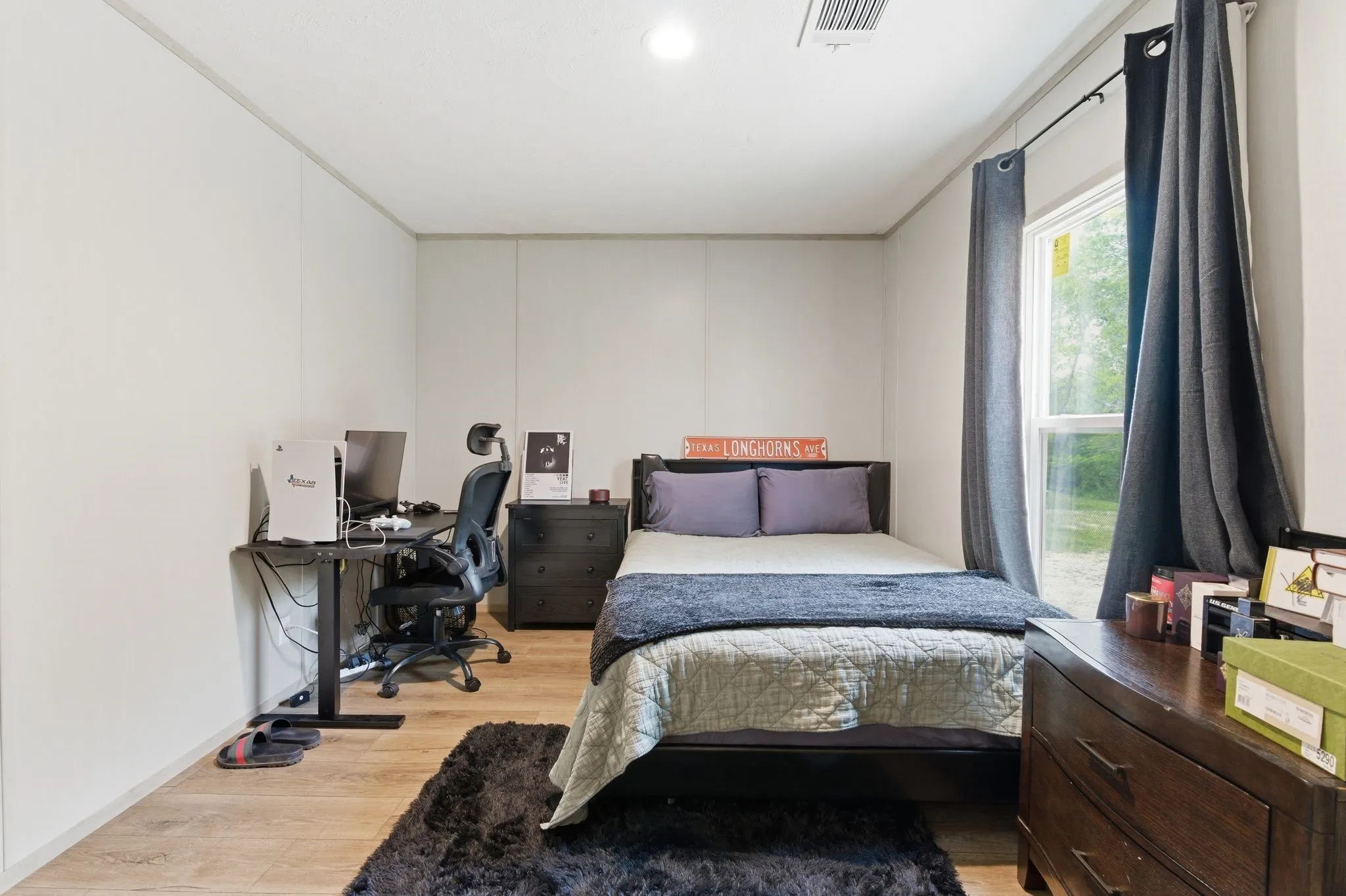 Bedroom with Jack-and-Jill bathroom