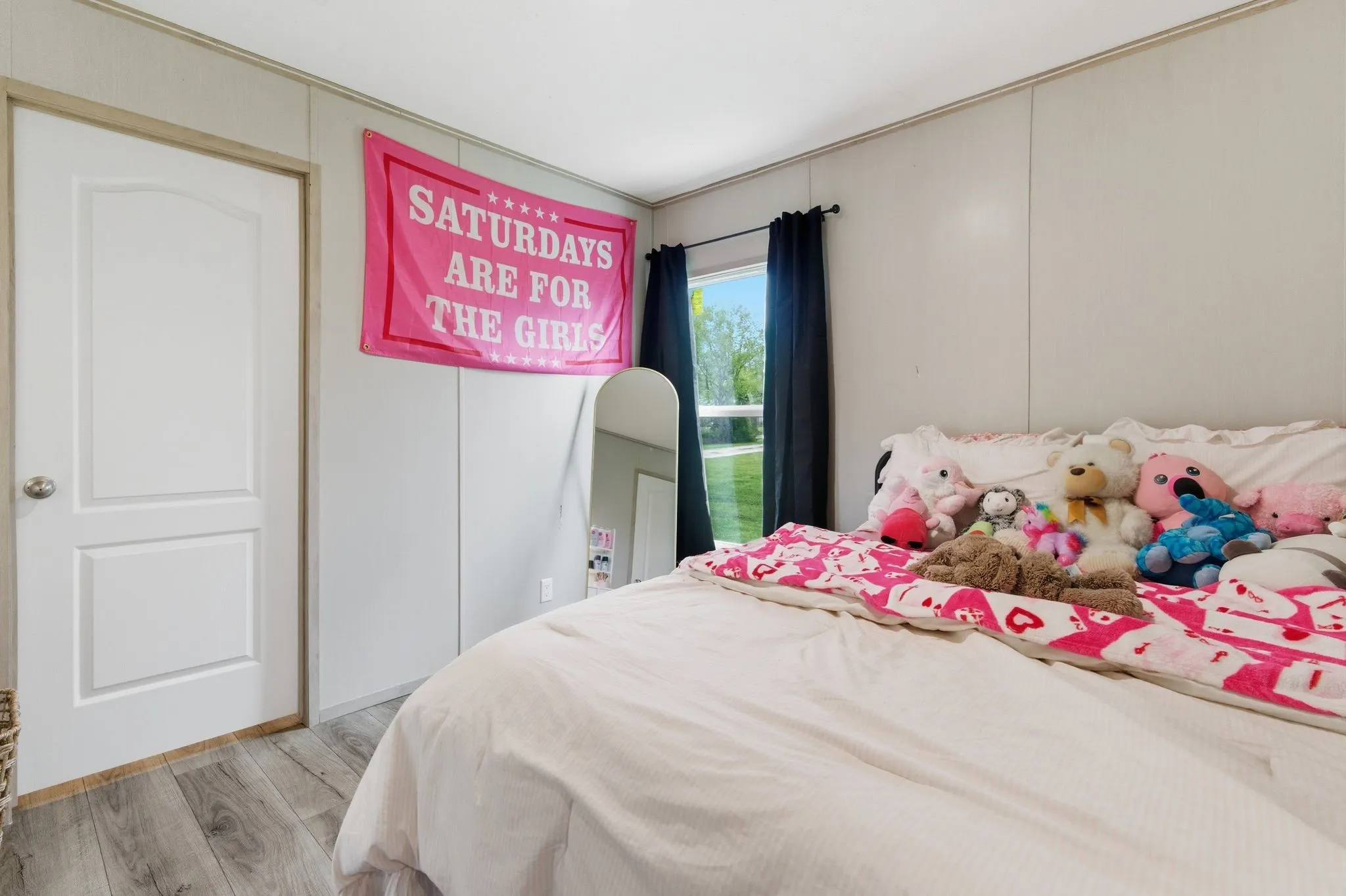 Bedroom with Jack-and-Jill bathroom
