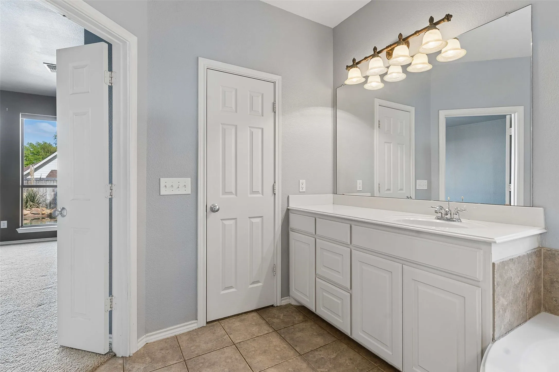 Single Family Residence For Sale in Collin County , 1908 Canyon Wren Drive, Mc Kinney, Texas 75071, 4 Bedroom, 4 Bathroom, 2 Garage spaces, 2,785 Sqft, built in 2004, mls#21222383, Real Estate Agent in Mc Kinney, Homes For Sale in Collin county, Homes For Sale in Mc Kinney, Realtor in Mc Kinney Texas, Real Estate Brokerage Independent Realty Texas, Luminita Cordes Realtor