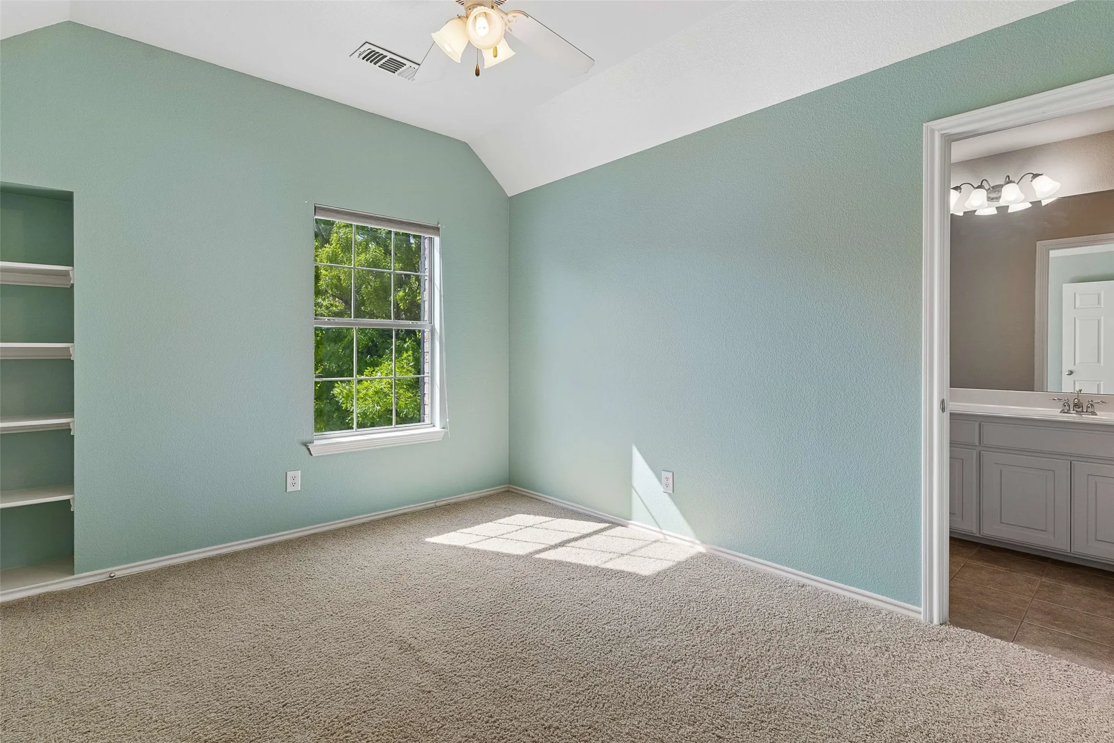 Single Family Residence For Sale in Collin County , 1908 Canyon Wren Drive, Mc Kinney, Texas 75071, 4 Bedroom, 4 Bathroom, 2 Garage spaces, 2,785 Sqft, built in 2004, mls#21222383, Real Estate Agent in Mc Kinney, Homes For Sale in Collin county, Homes For Sale in Mc Kinney, Realtor in Mc Kinney Texas, Real Estate Brokerage Independent Realty Texas, Luminita Cordes Realtor