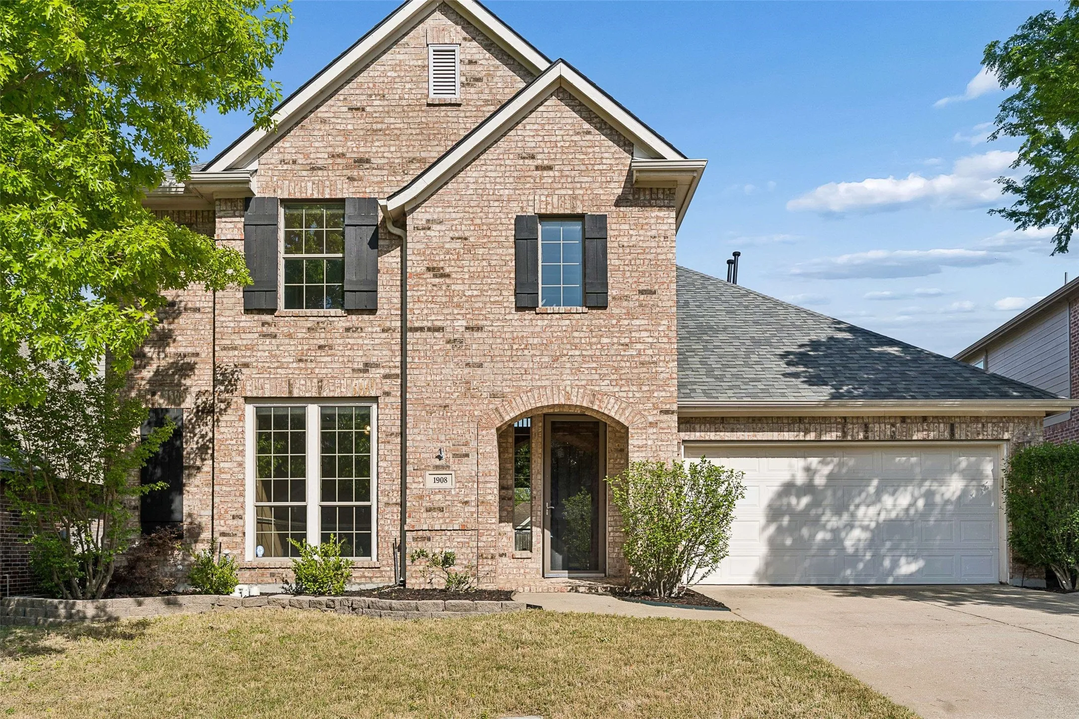 Single Family Residence For Sale in Collin County , 1908 Canyon Wren Drive, Mc Kinney, Texas 75071, 4 Bedroom, 4 Bathroom, 2 Garage spaces, 2,785 Sqft, built in 2004, mls#21222383, Real Estate Agent in Mc Kinney, Homes For Sale in Collin county, Homes For Sale in Mc Kinney, Realtor in Mc Kinney Texas, Real Estate Brokerage Independent Realty Texas, Luminita Cordes Realtor