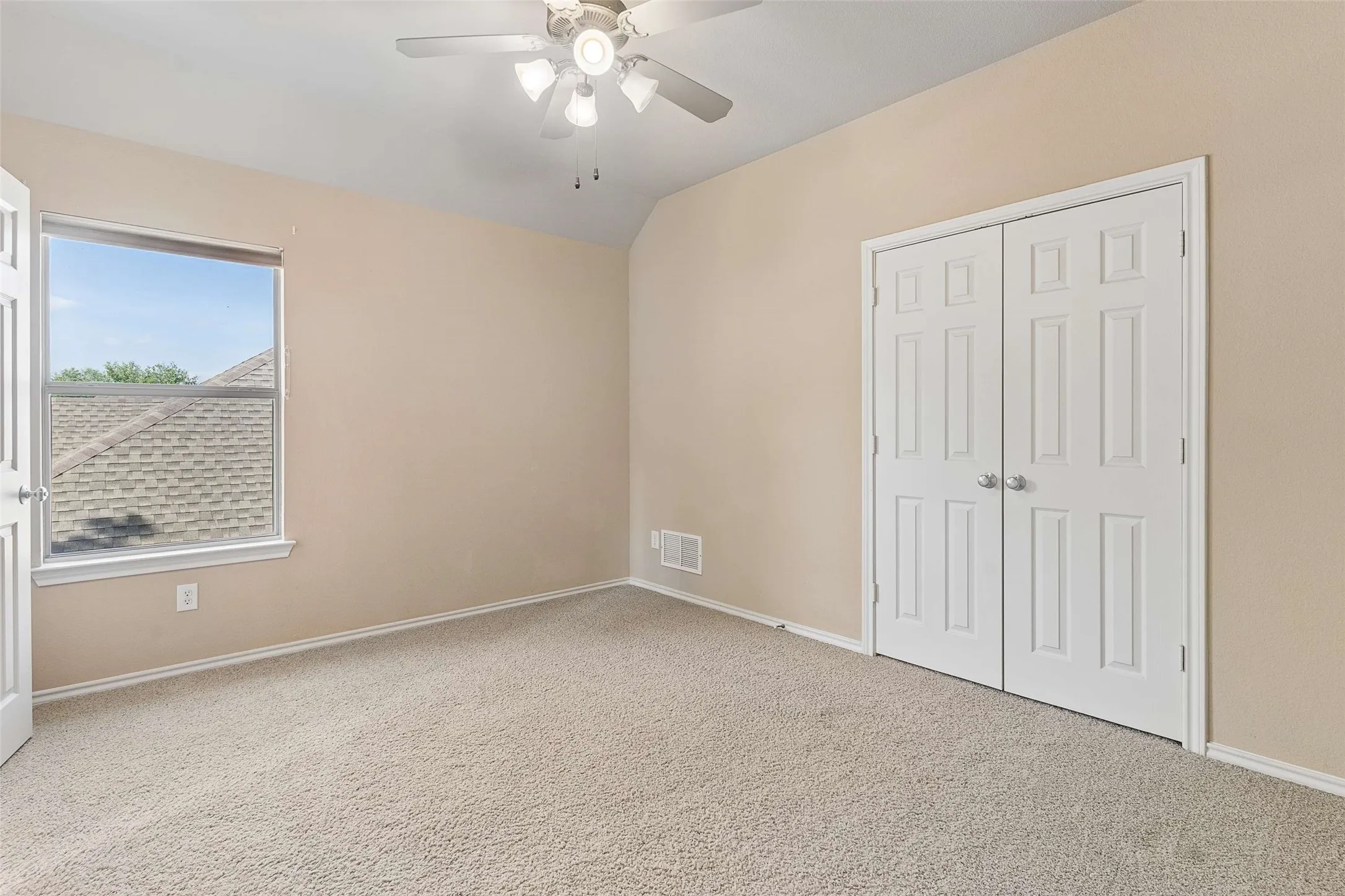 Single Family Residence For Sale in Collin County , 1908 Canyon Wren Drive, Mc Kinney, Texas 75071, 4 Bedroom, 4 Bathroom, 2 Garage spaces, 2,785 Sqft, built in 2004, mls#21222383, Real Estate Agent in Mc Kinney, Homes For Sale in Collin county, Homes For Sale in Mc Kinney, Realtor in Mc Kinney Texas, Real Estate Brokerage Independent Realty Texas, Luminita Cordes Realtor